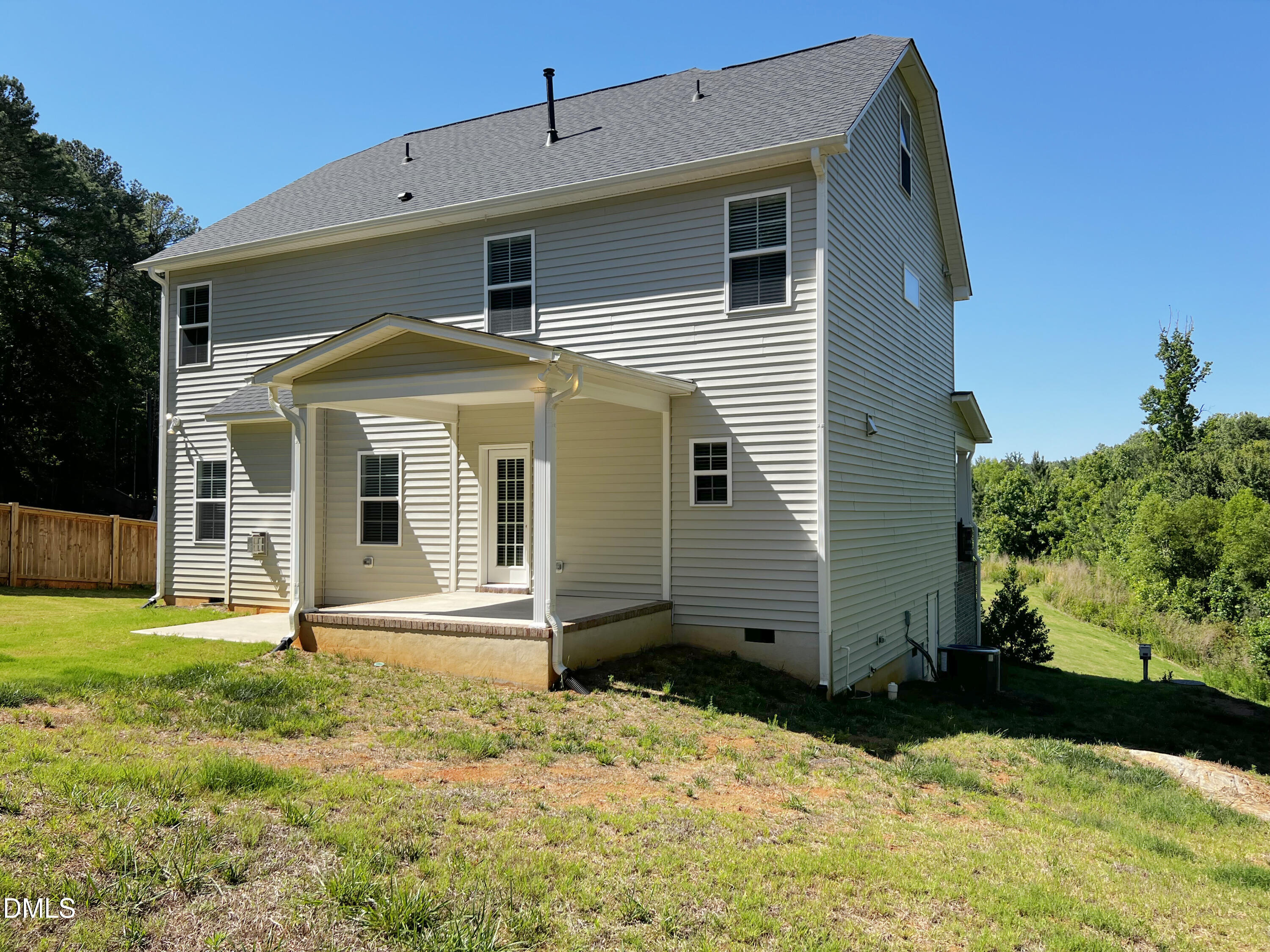 main property photo 25