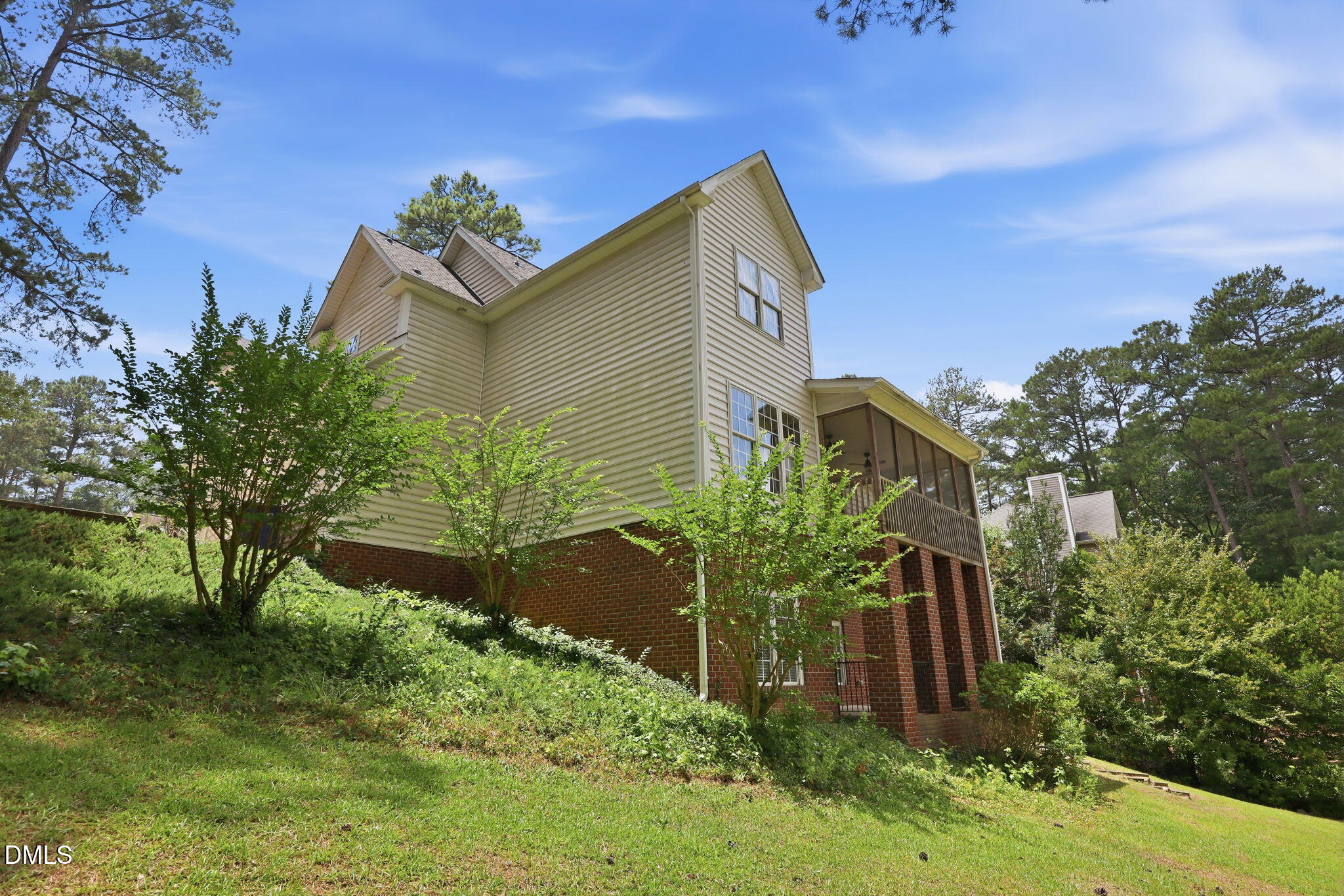 main property photo 3