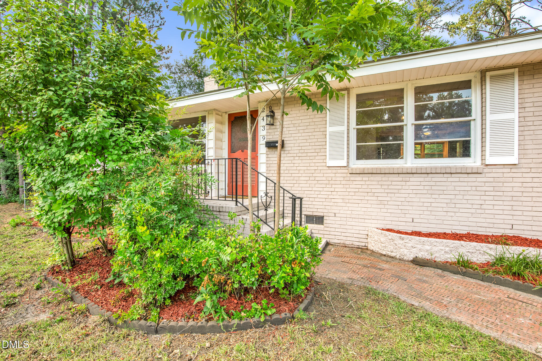 main property photo 5