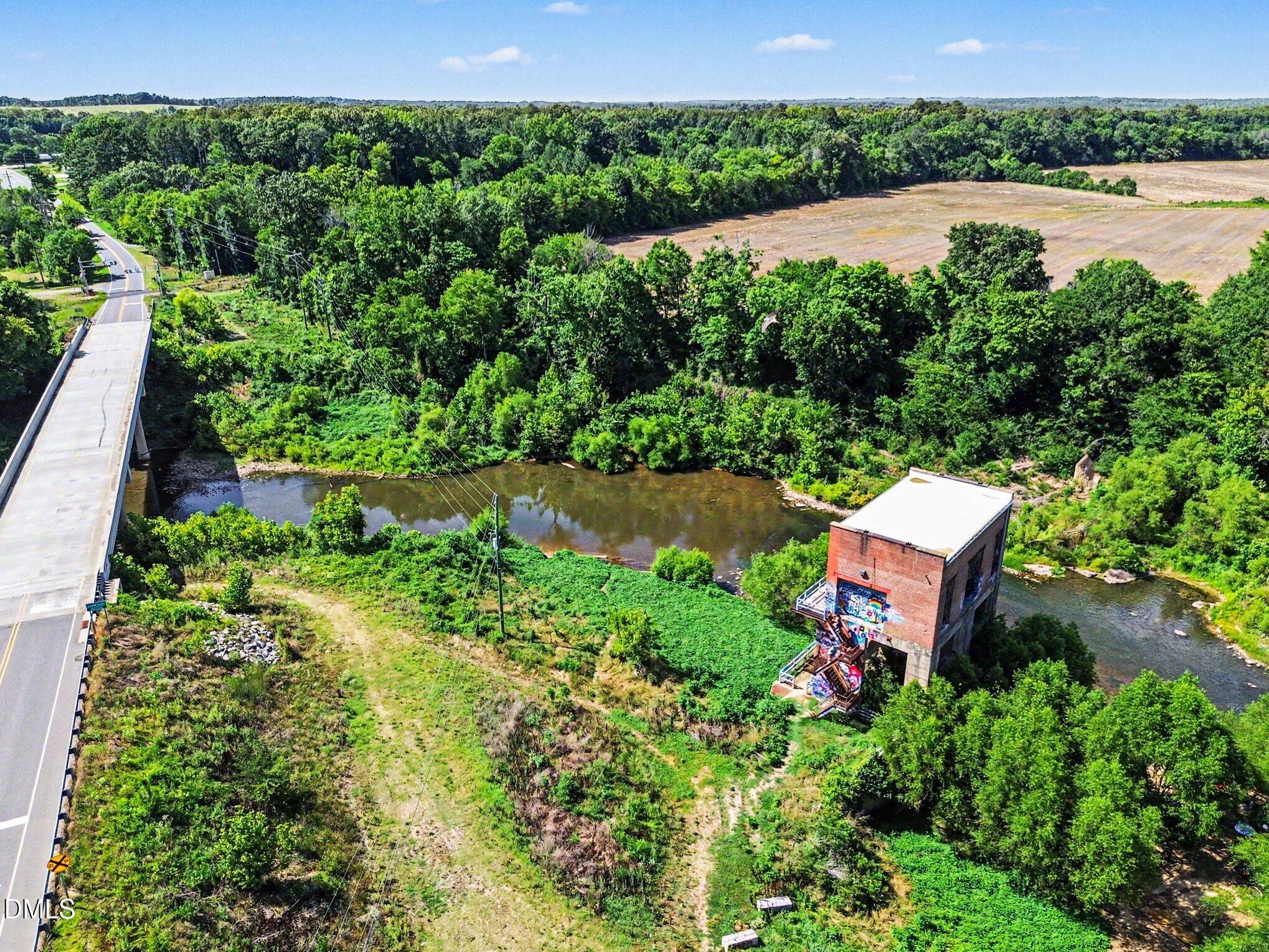 main property photo 17