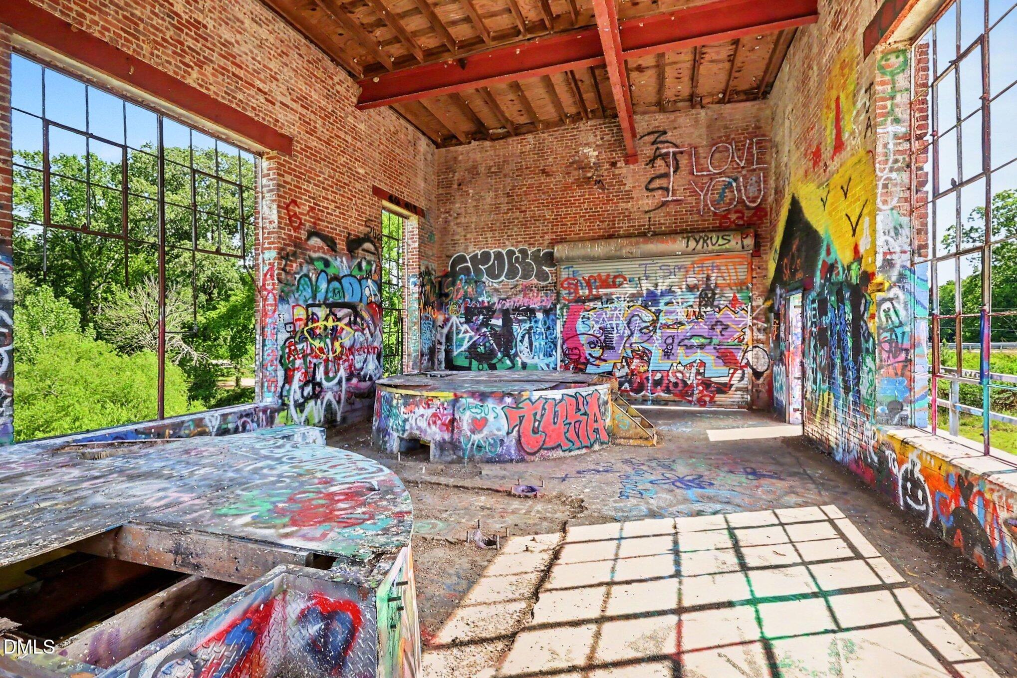 main property photo 18