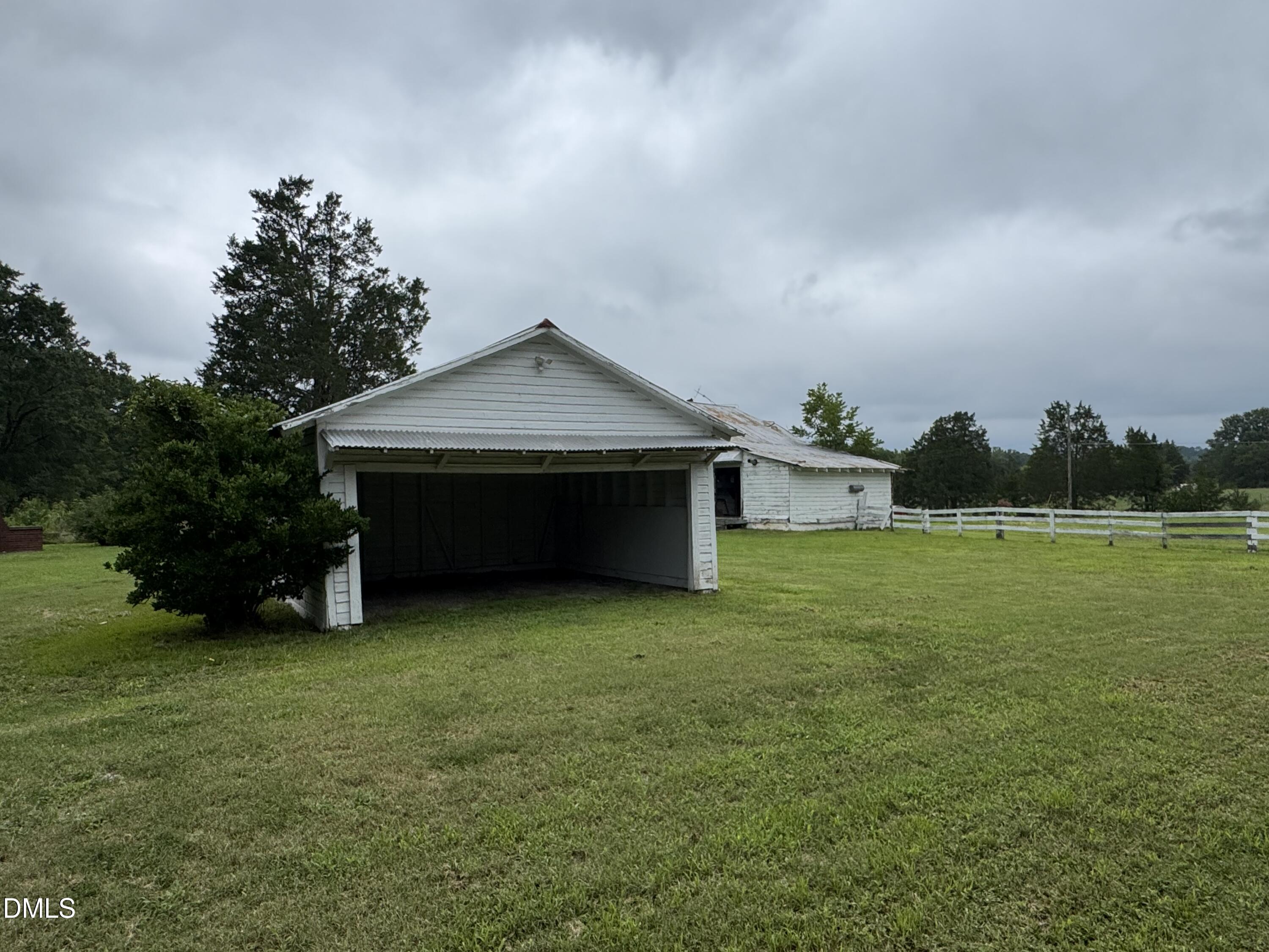 main property photo 6