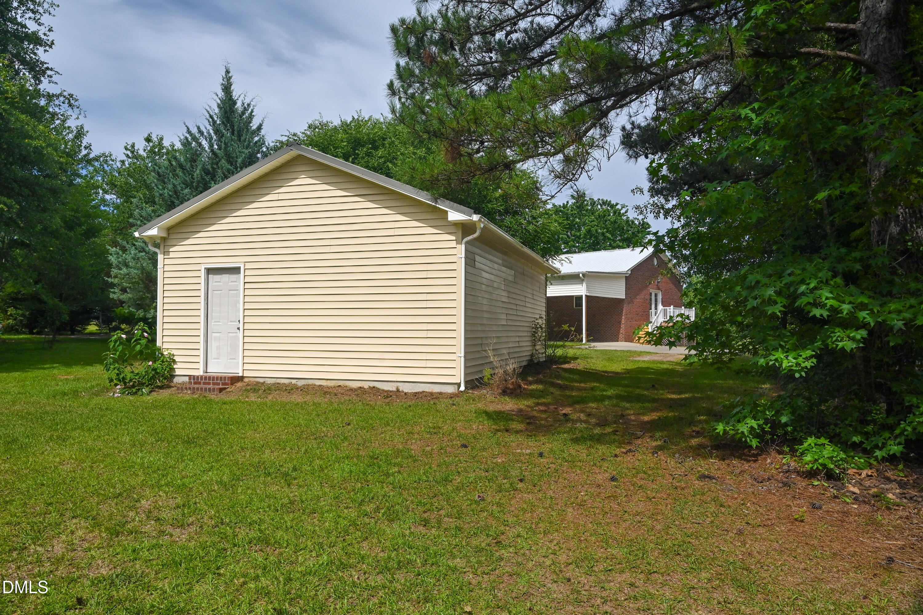 main property photo 37