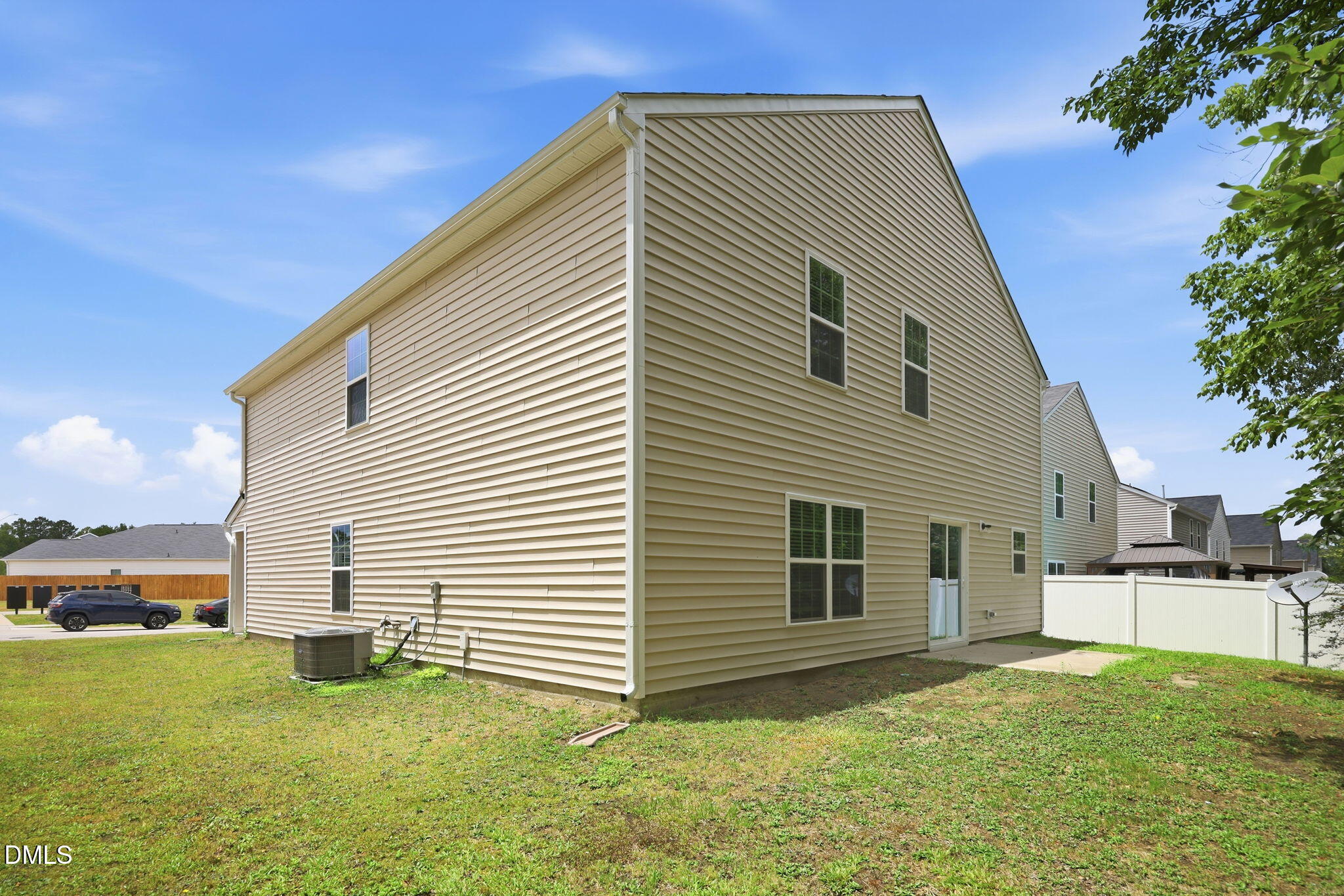 main property photo 37