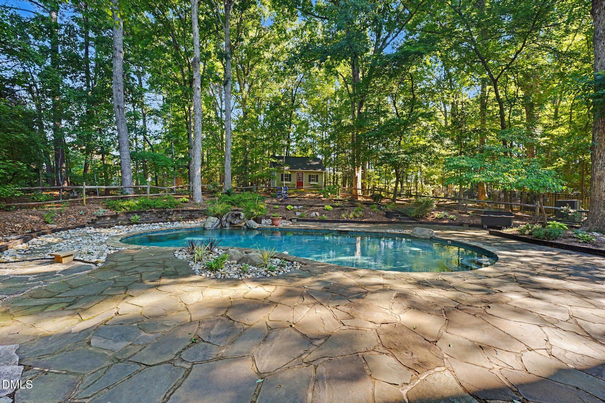 main property photo 30