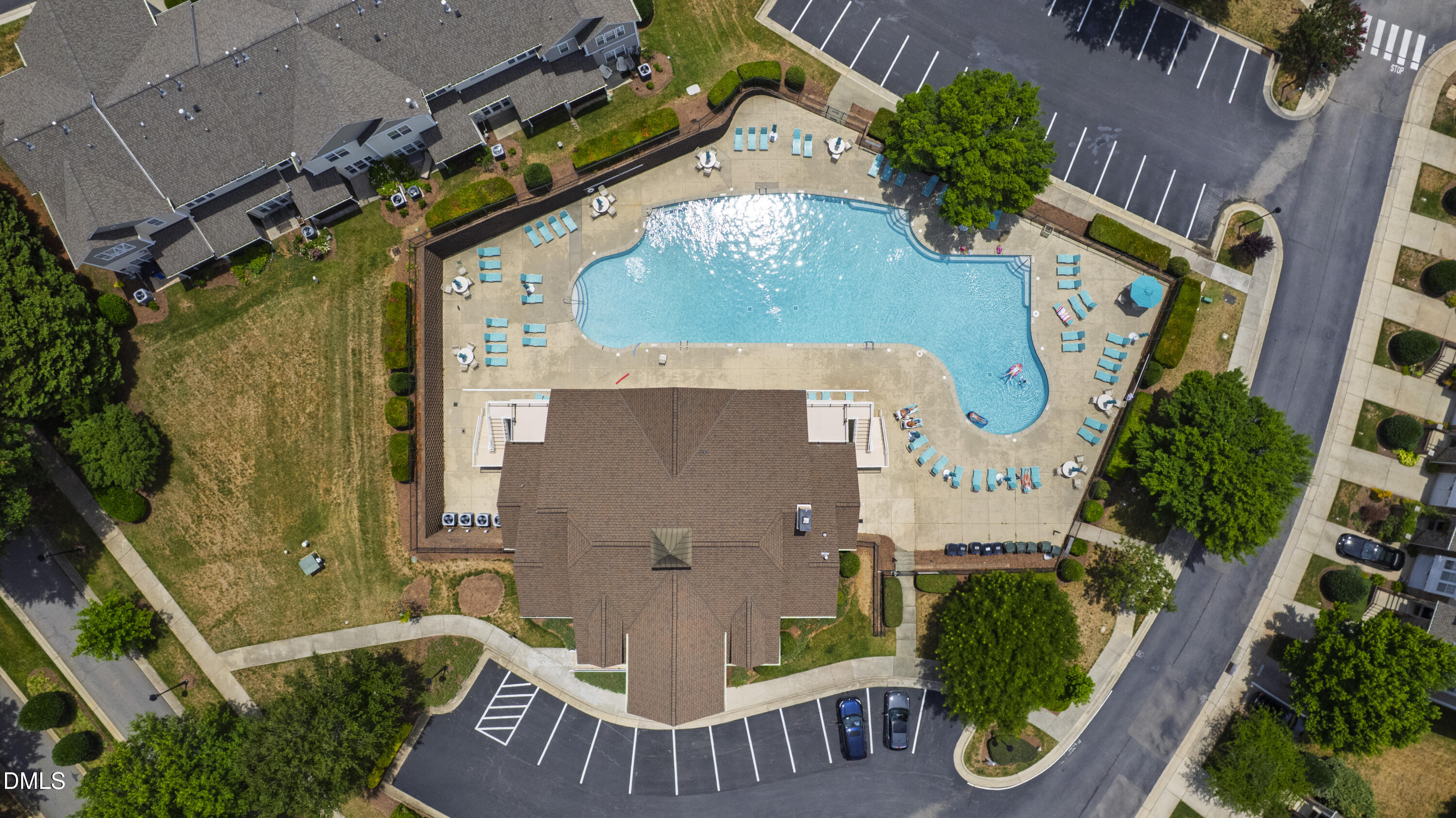 main property photo 41