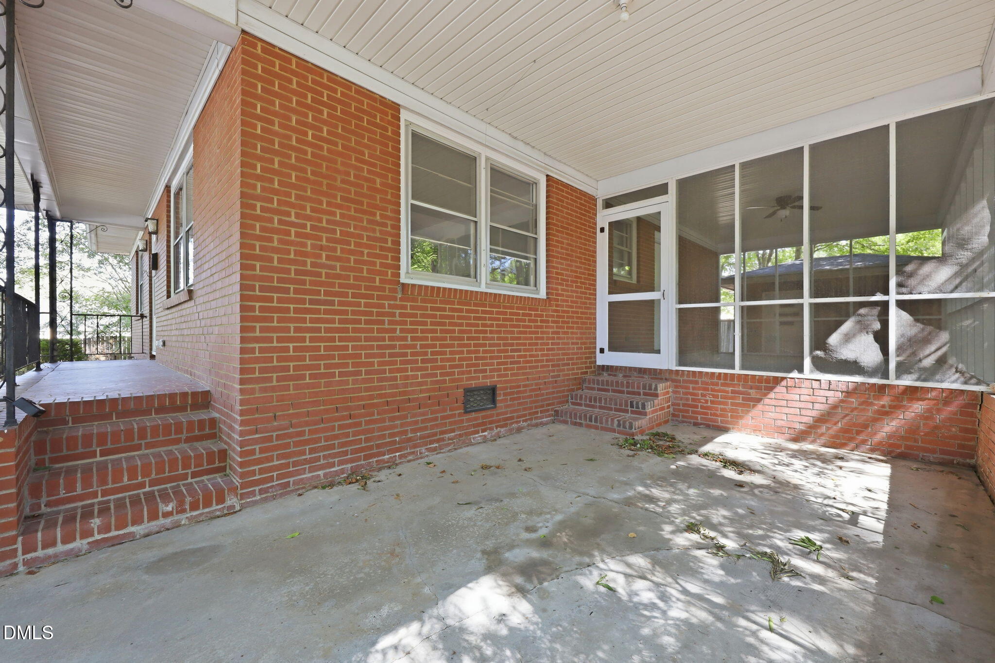 main property photo 20