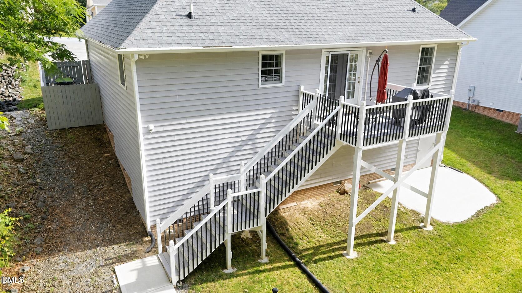 main property photo 31