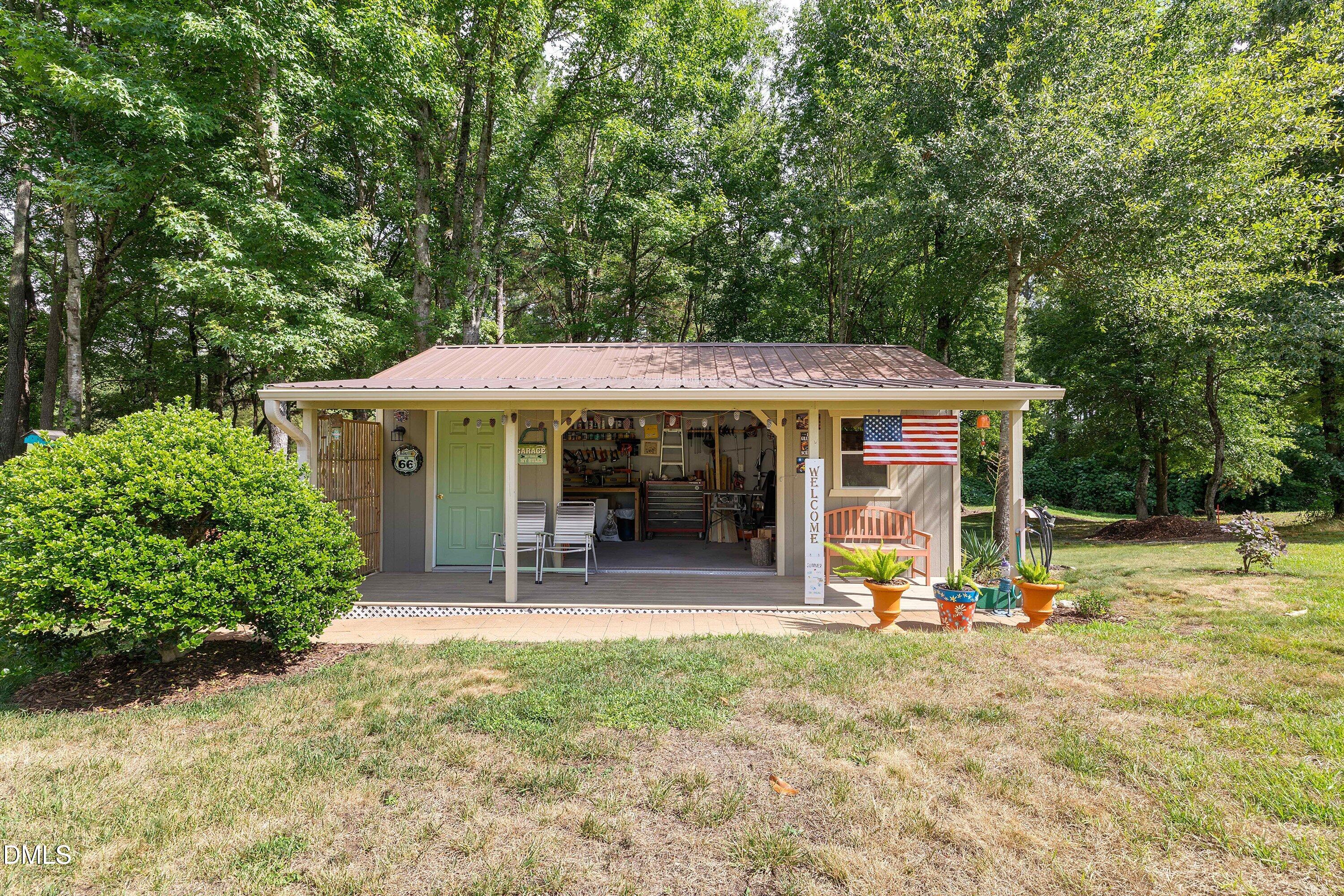 main property photo 37