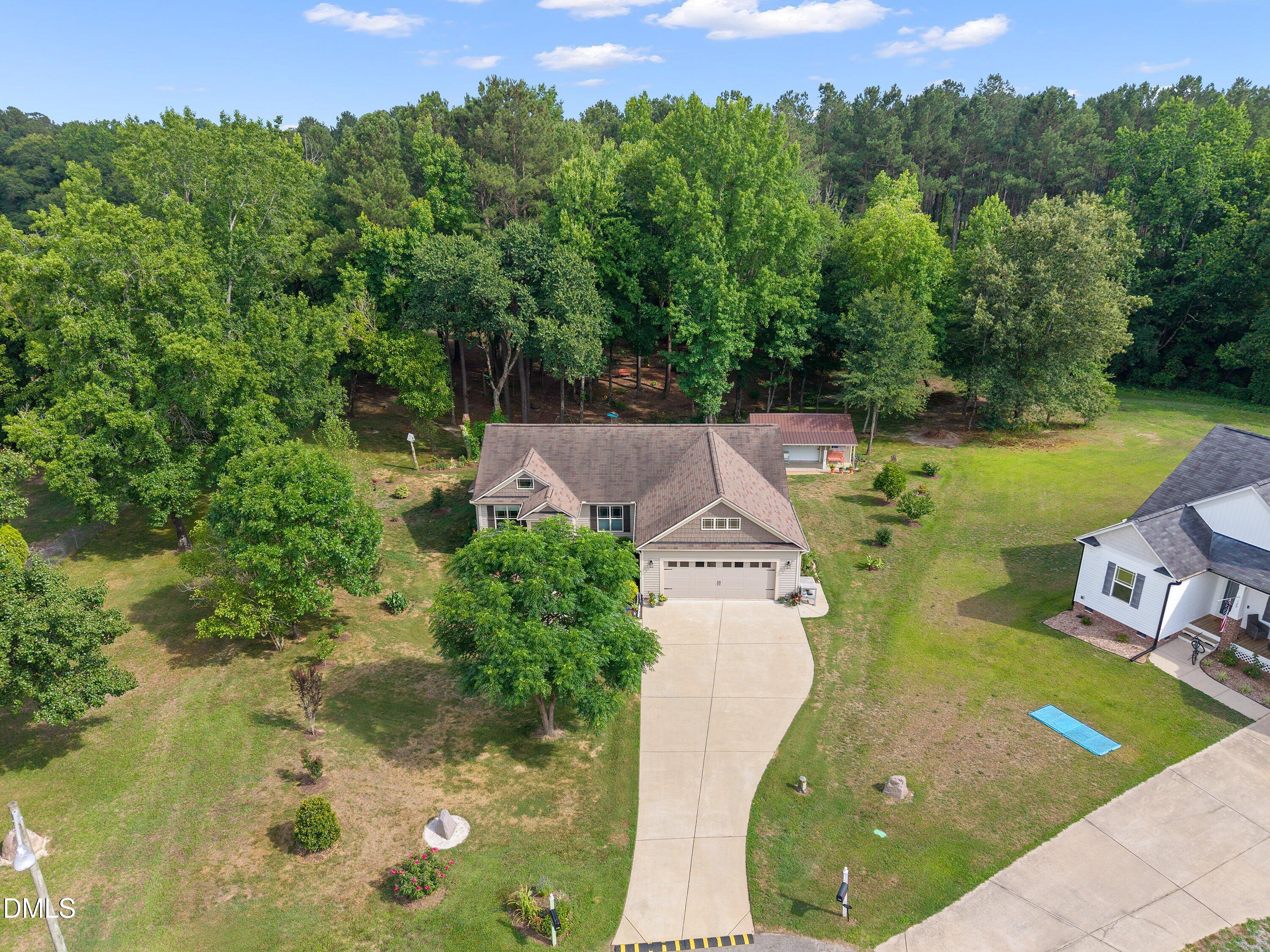 main property photo 40