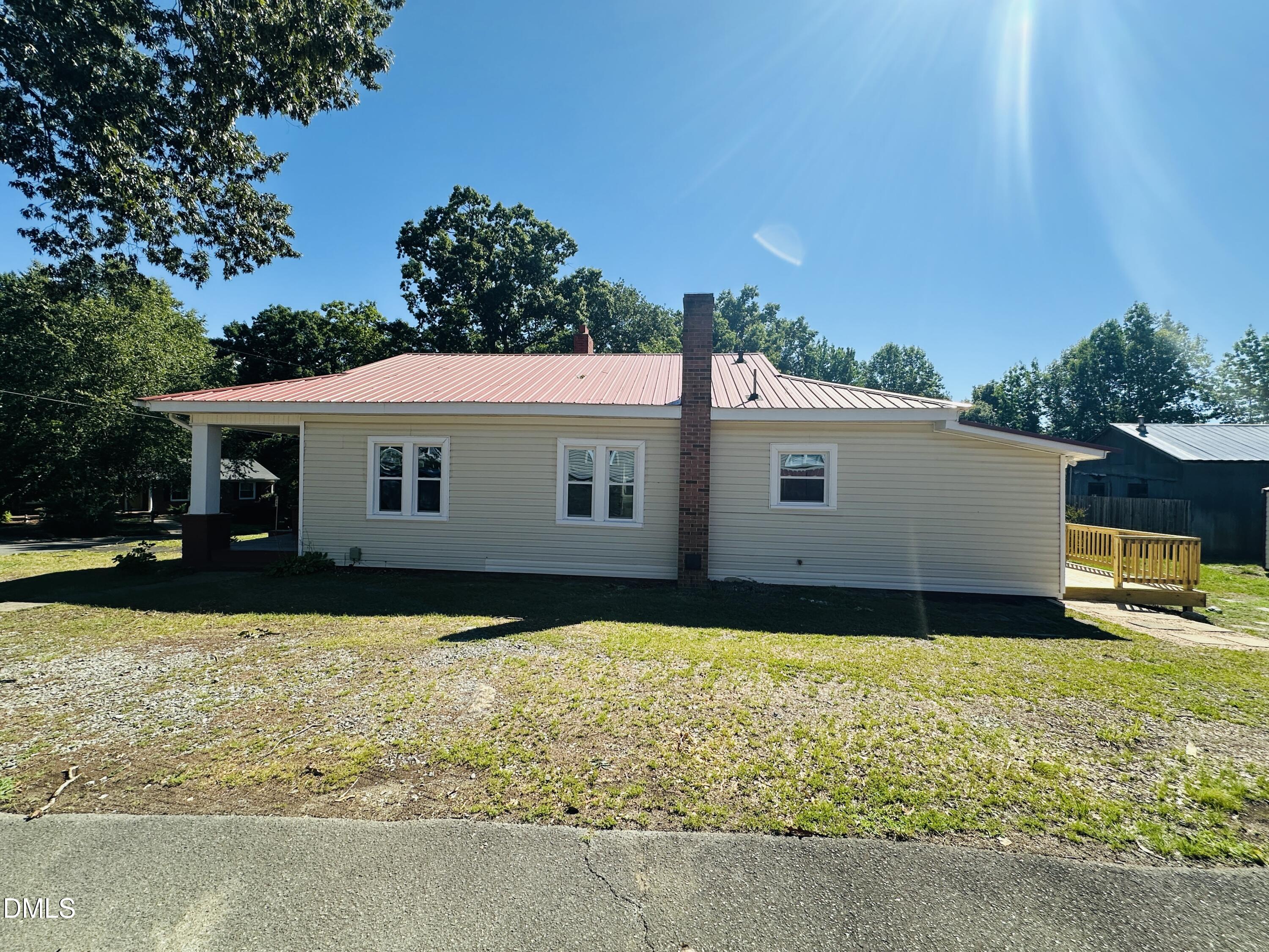 main property photo 28