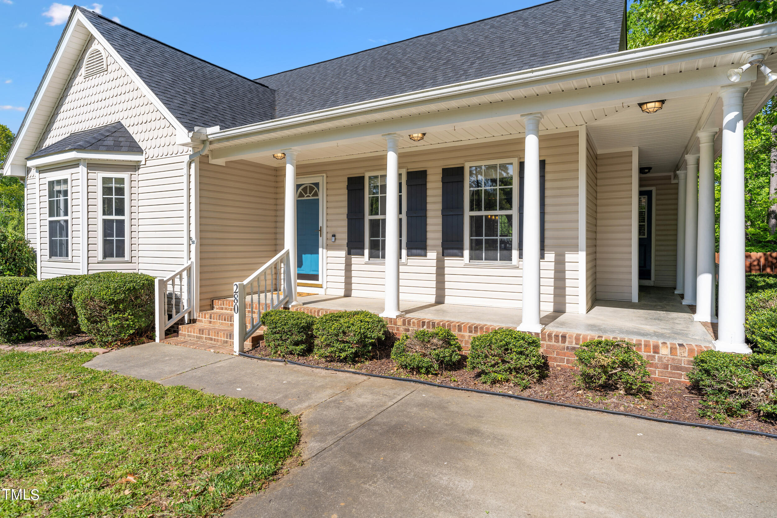 main property photo 2