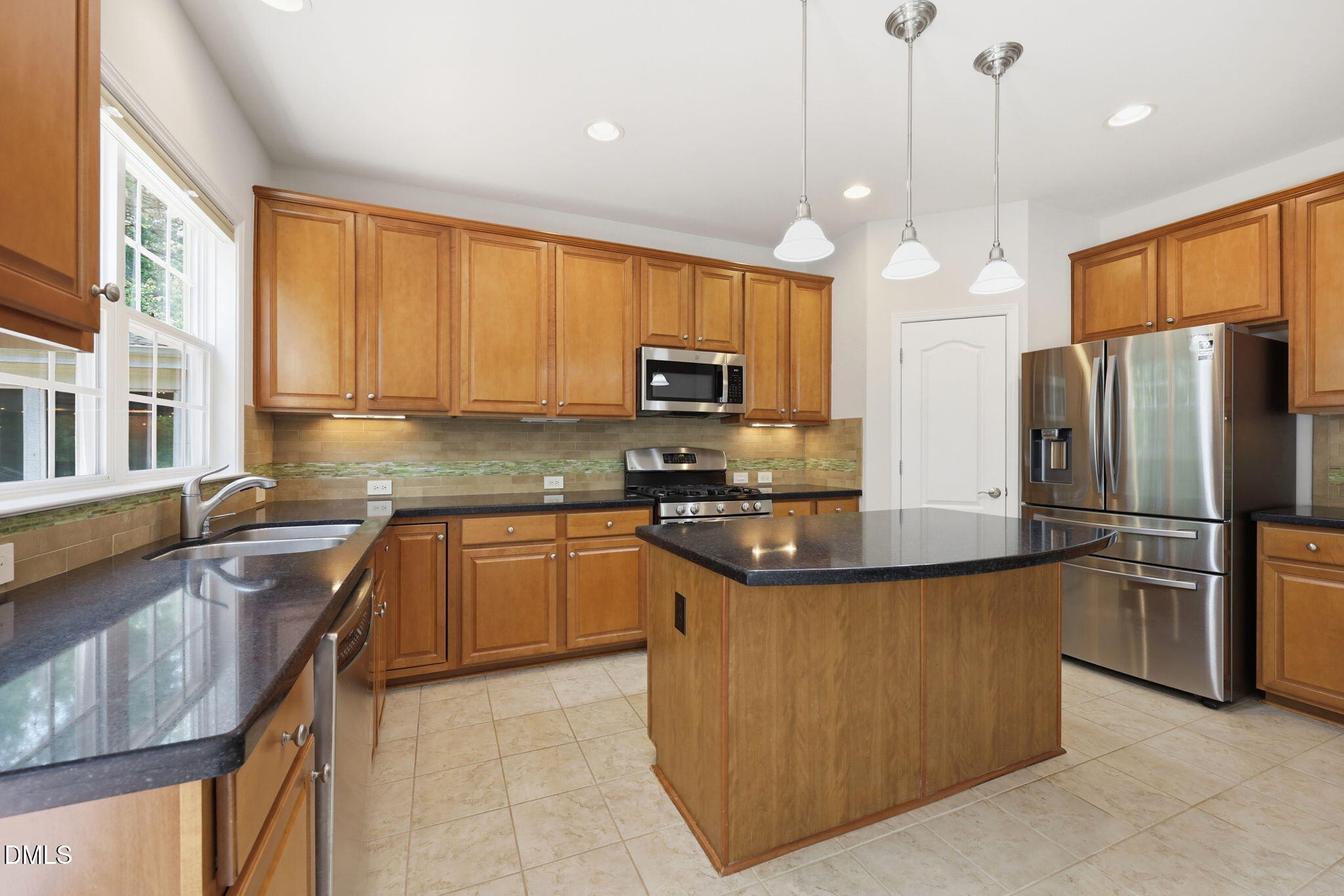 main property photo 20