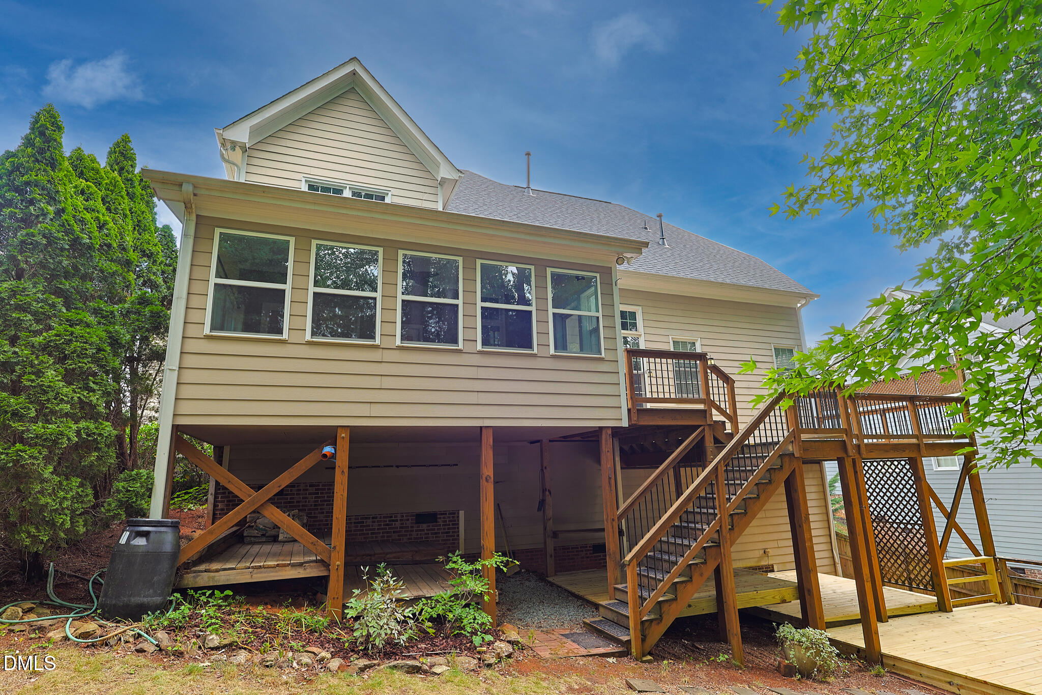 main property photo 34