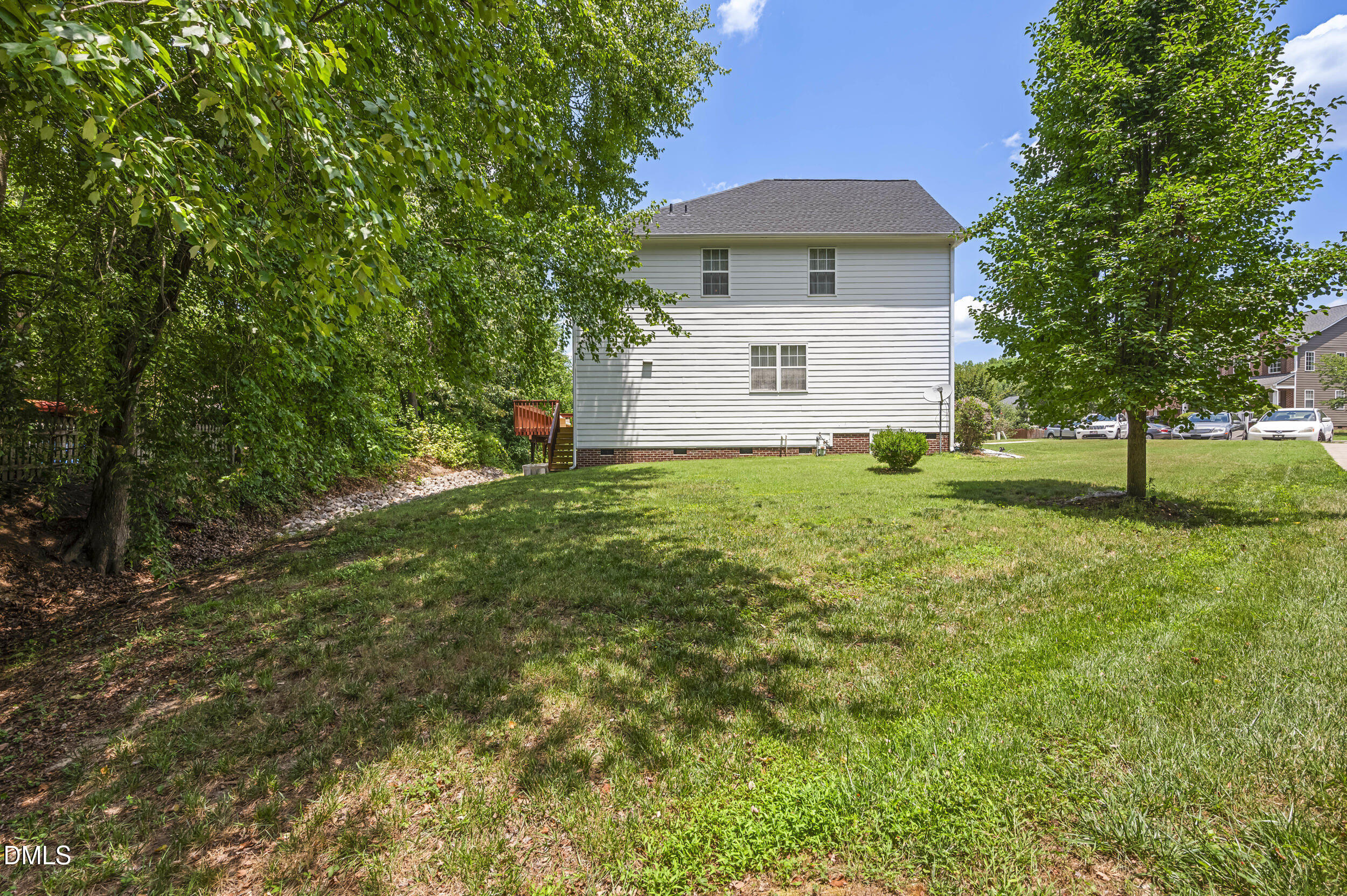 main property photo 27
