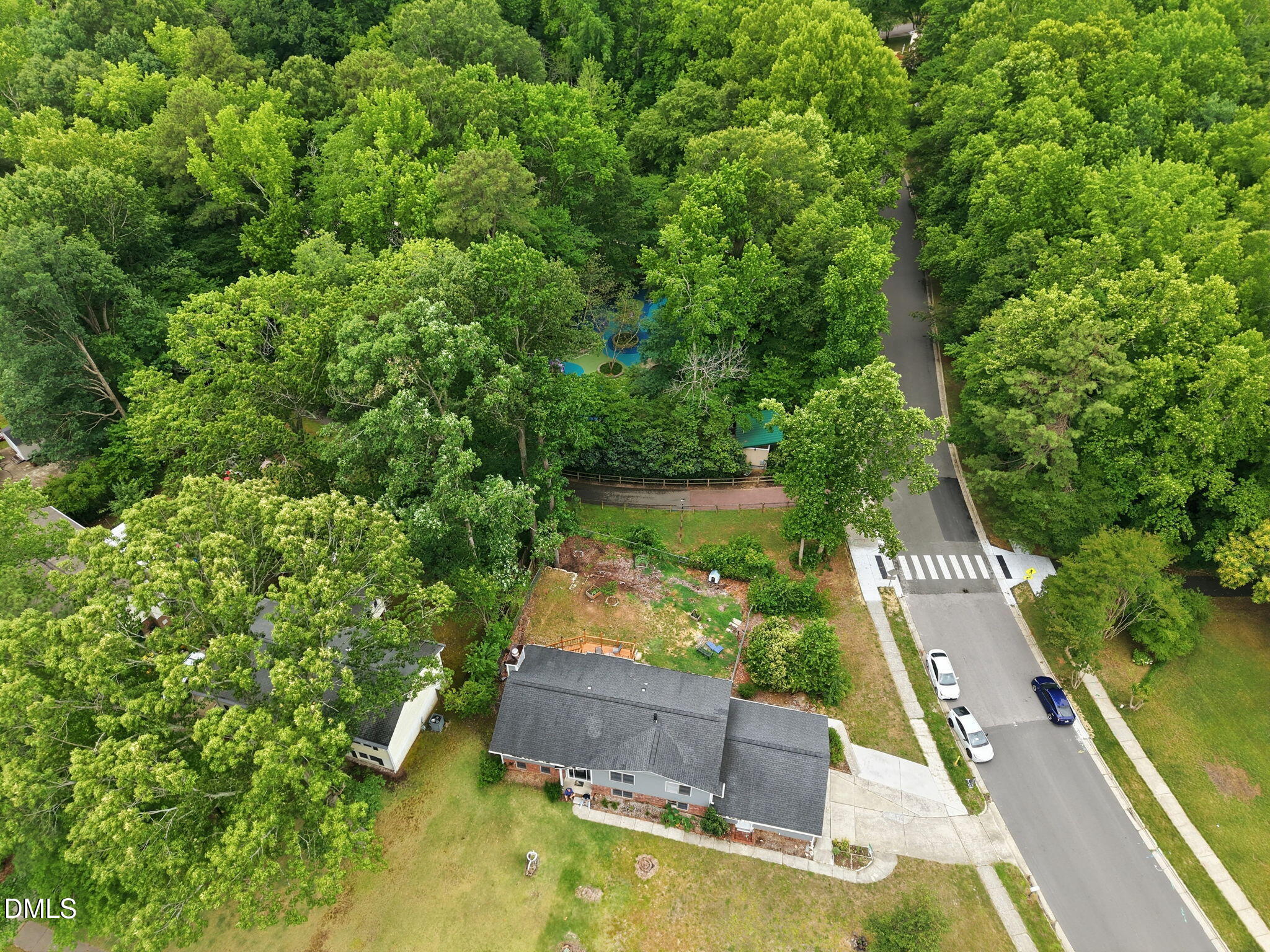 main property photo 40