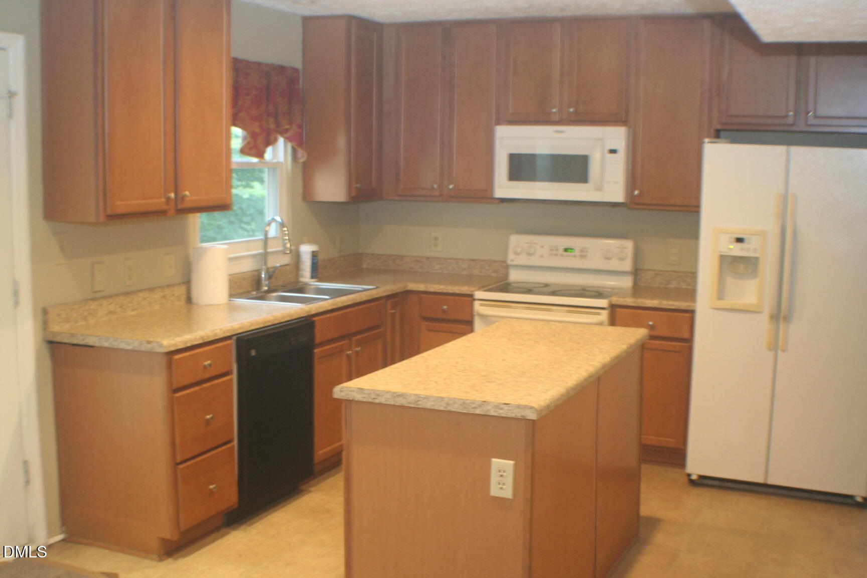 main property photo 16
