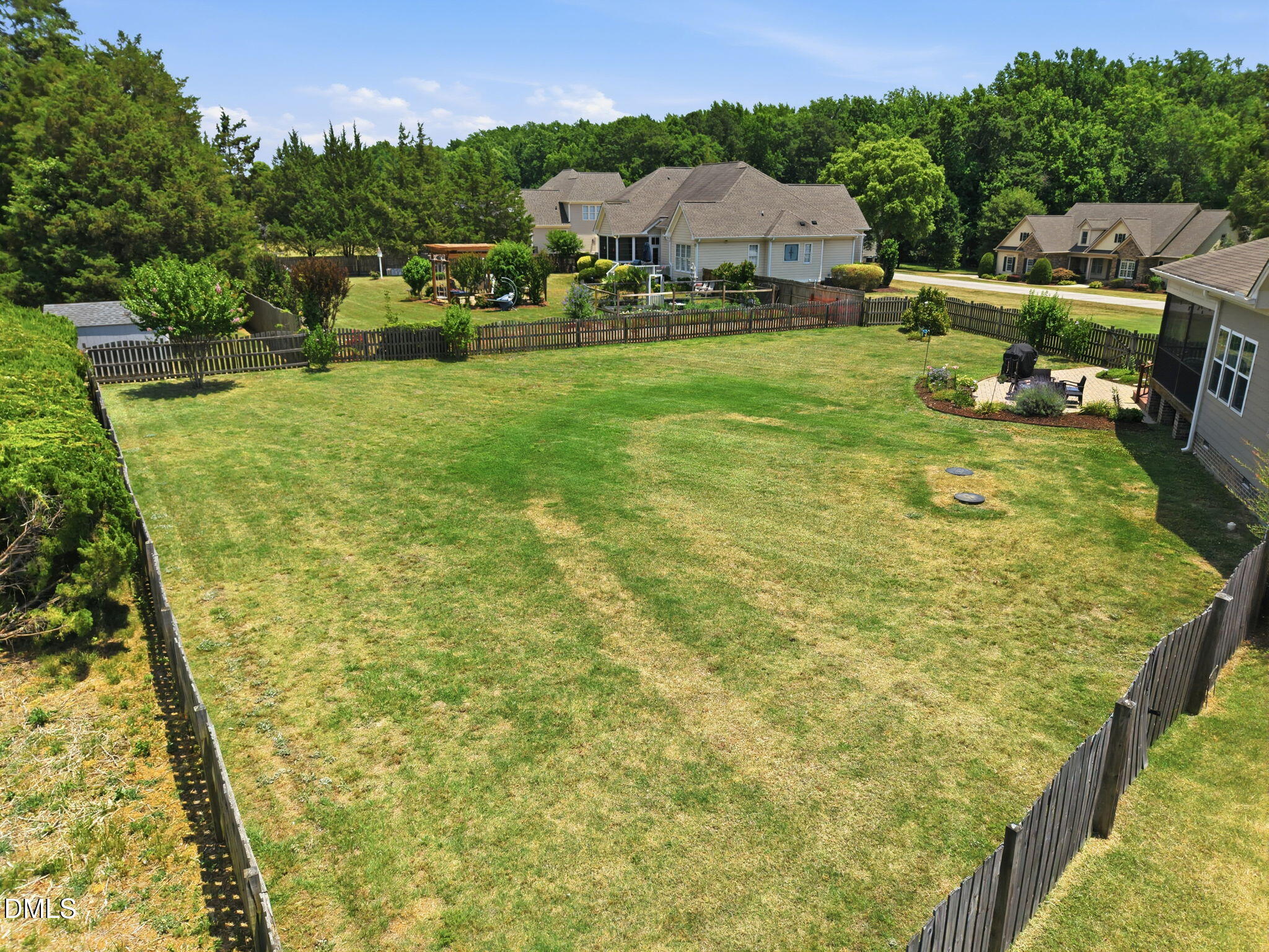 main property photo 10