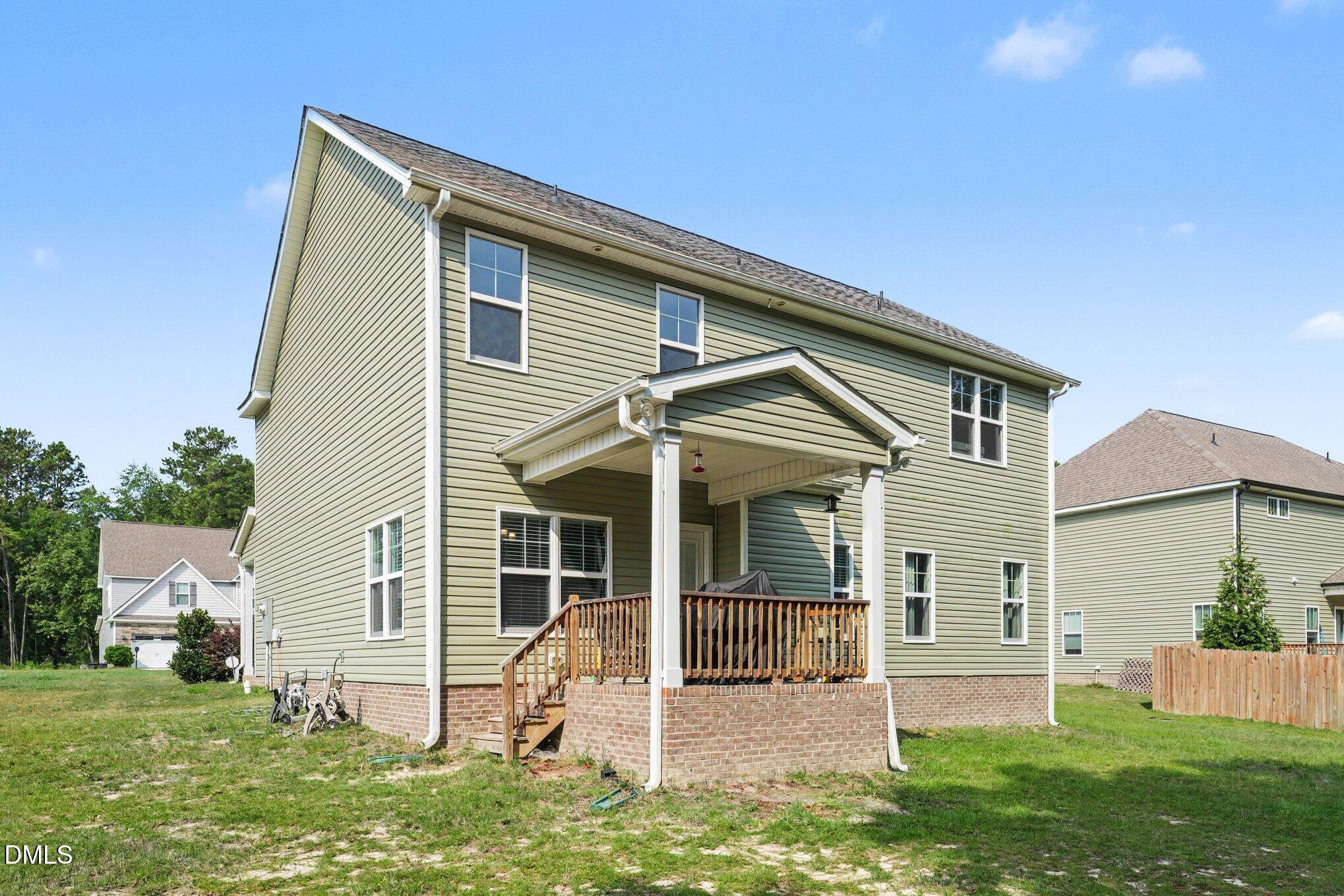 main property photo 28