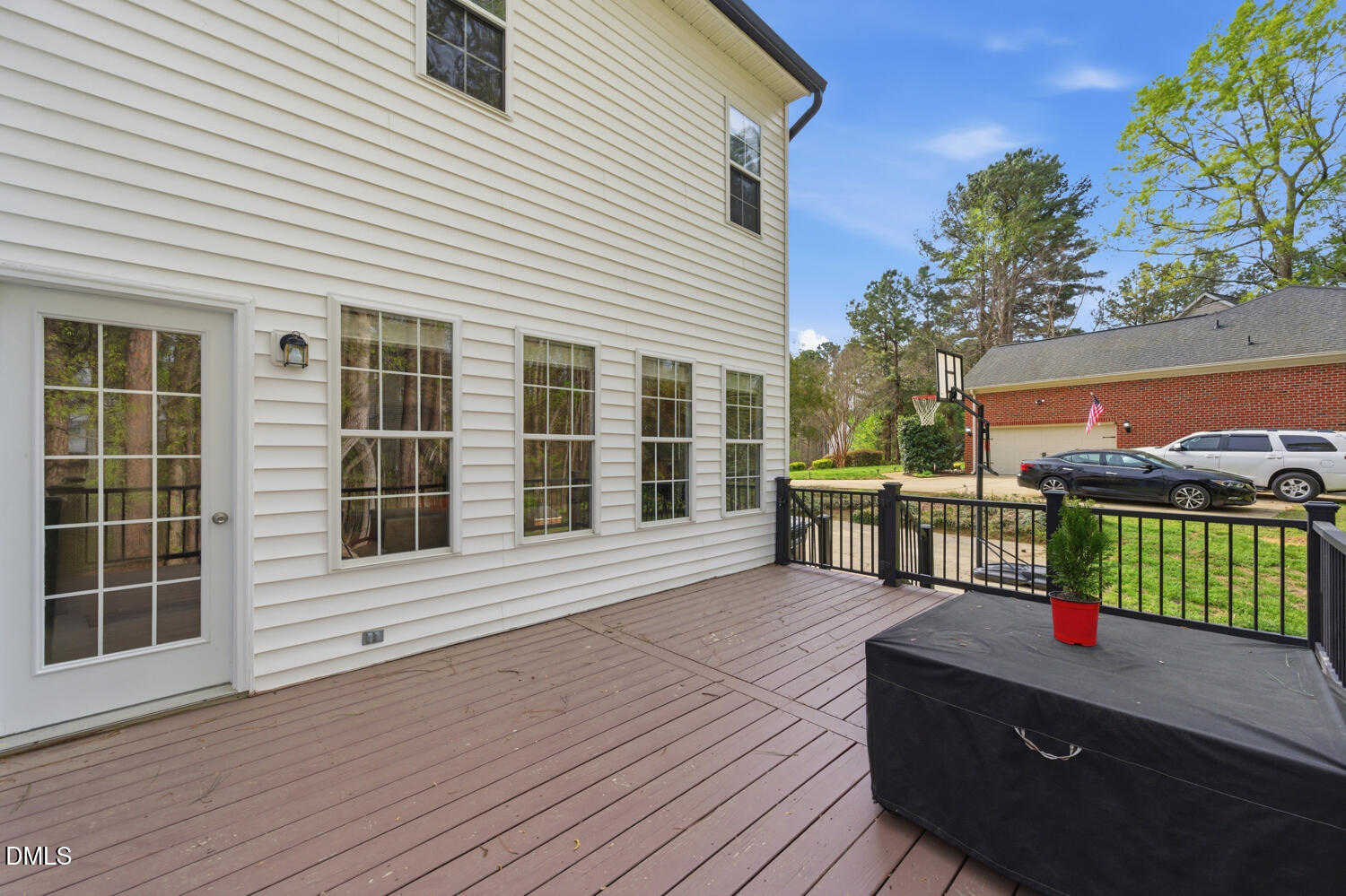 main property photo 40