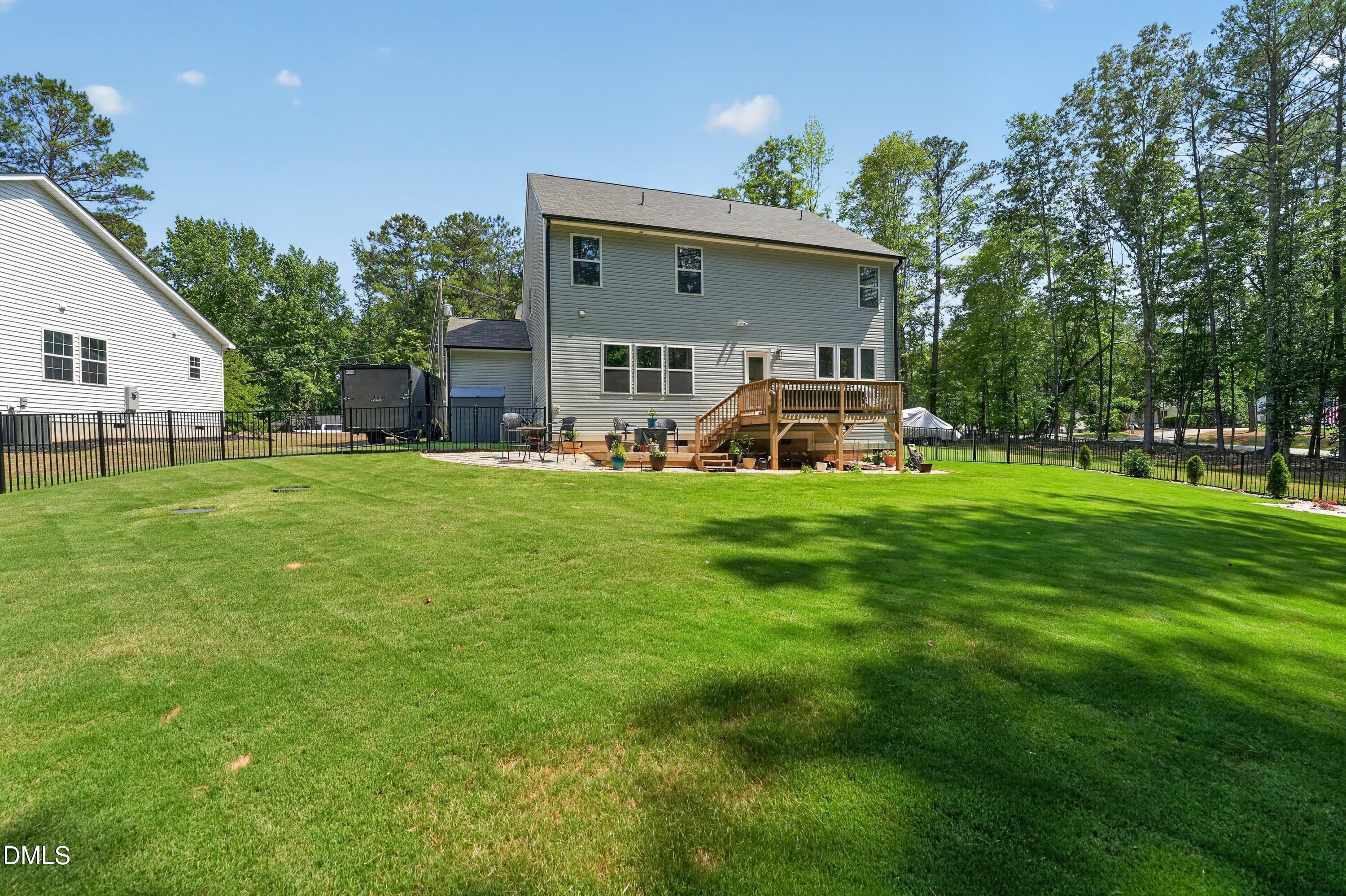 main property photo 33