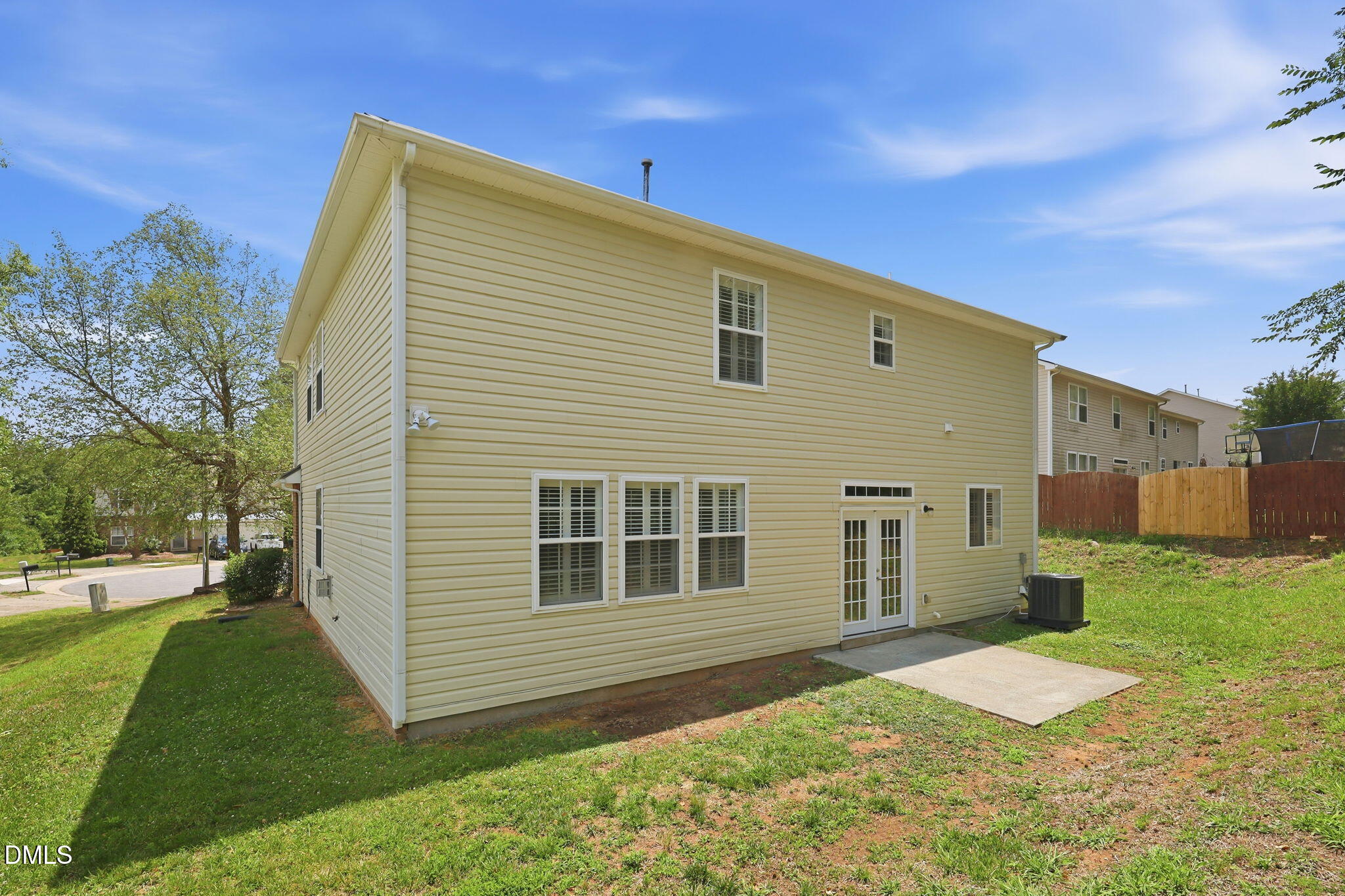 main property photo 40