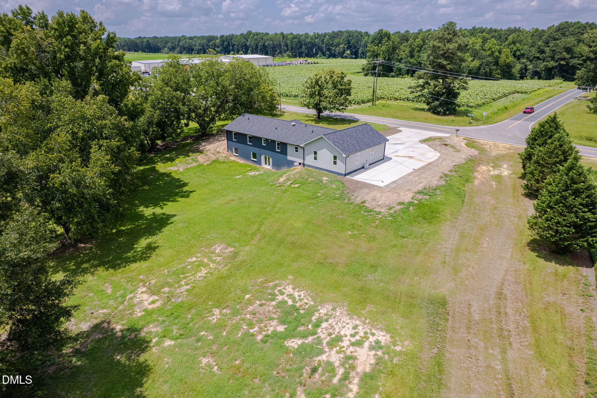 main property photo 11