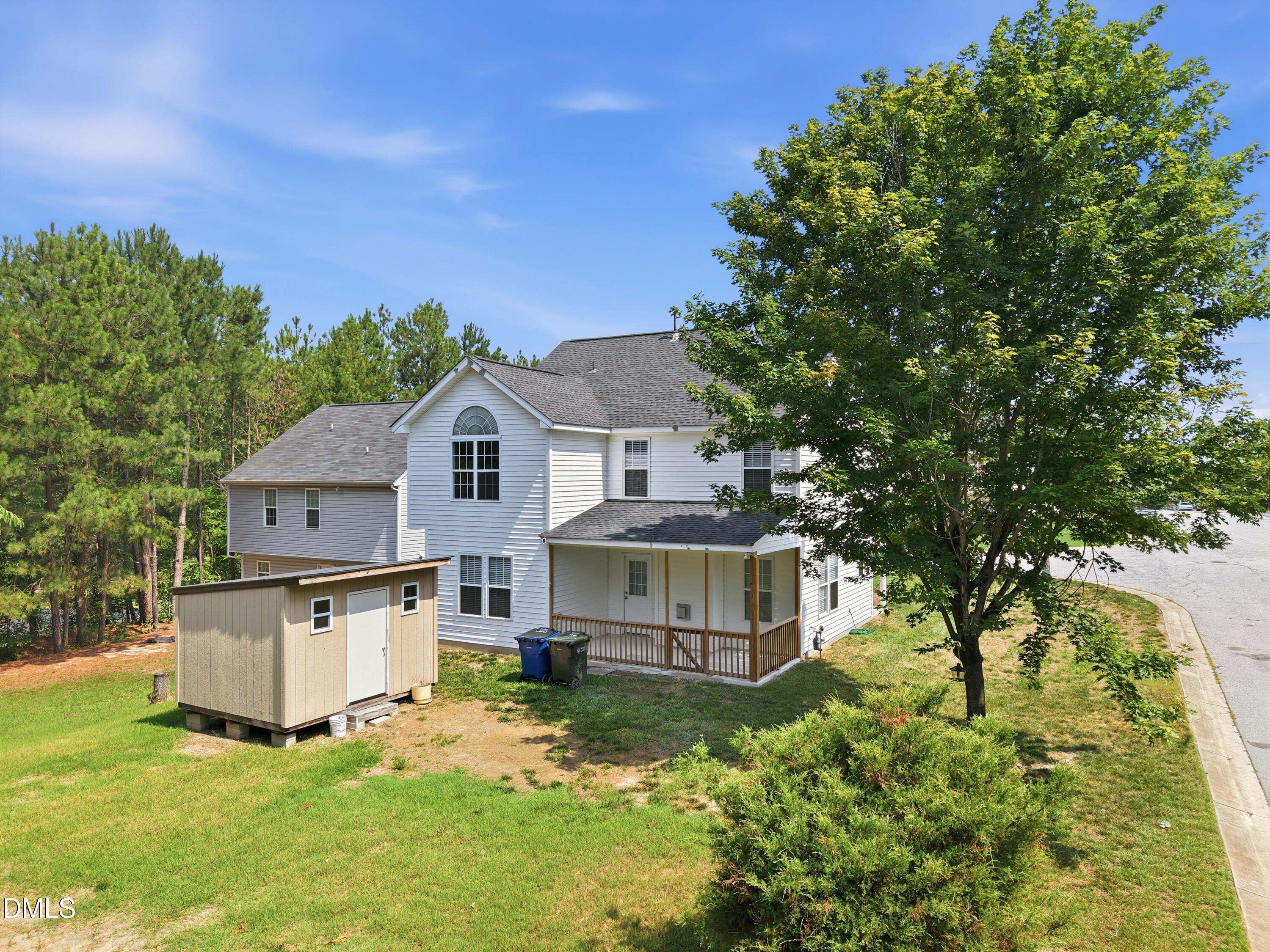 main property photo 28