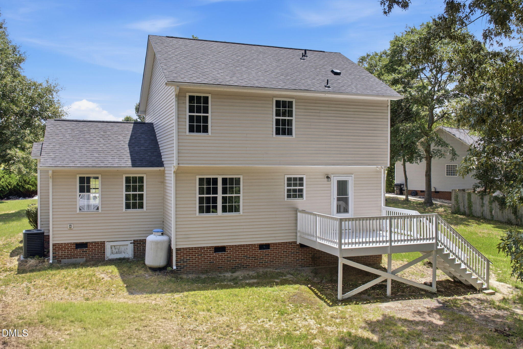 main property photo 40