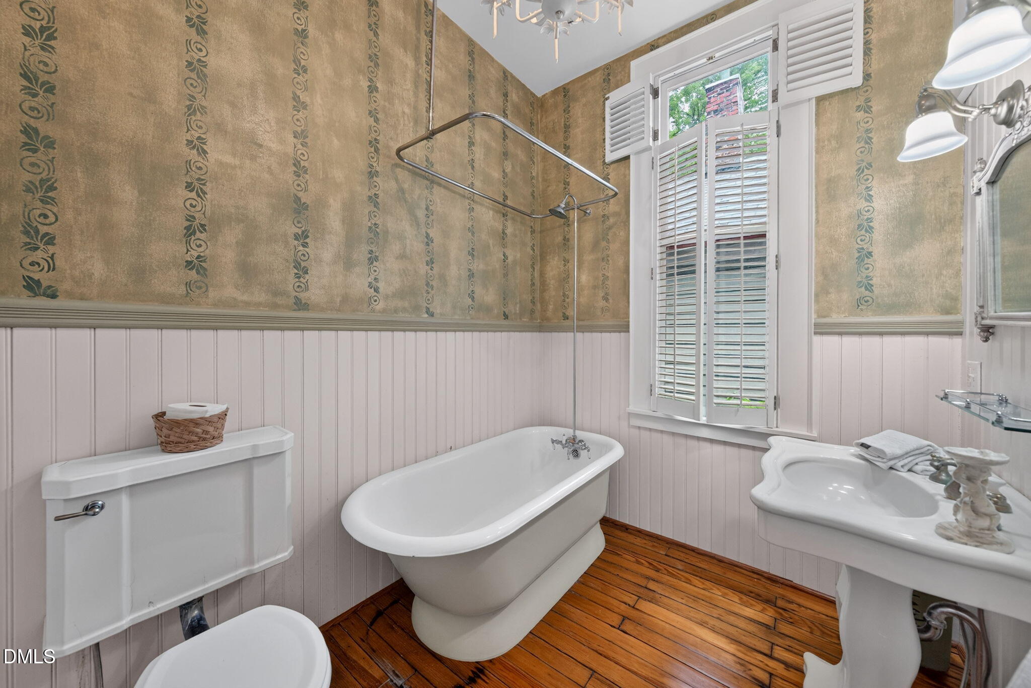 main property photo 34