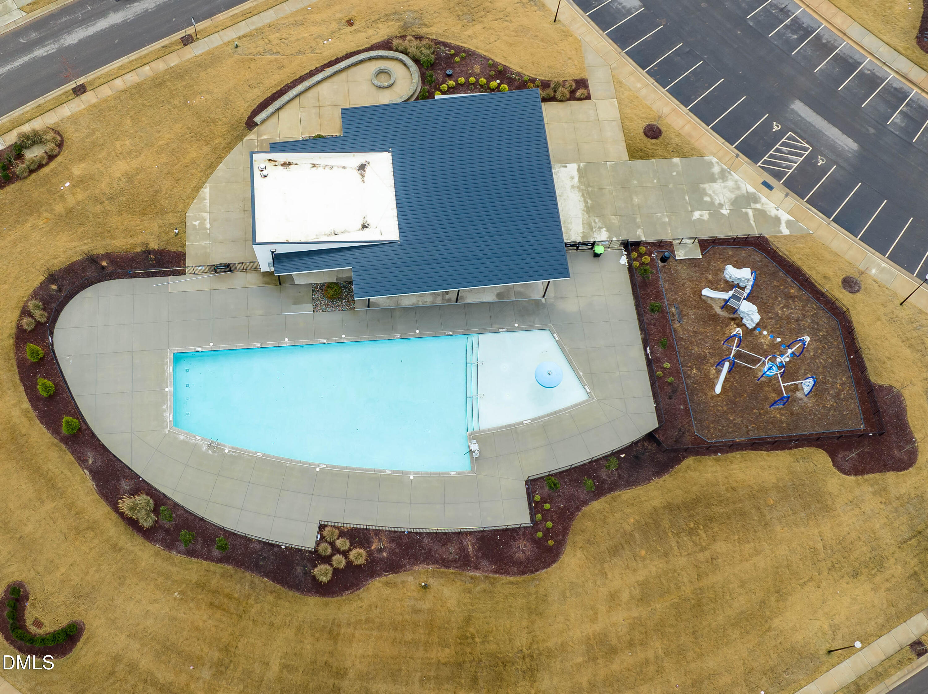 main property photo 25