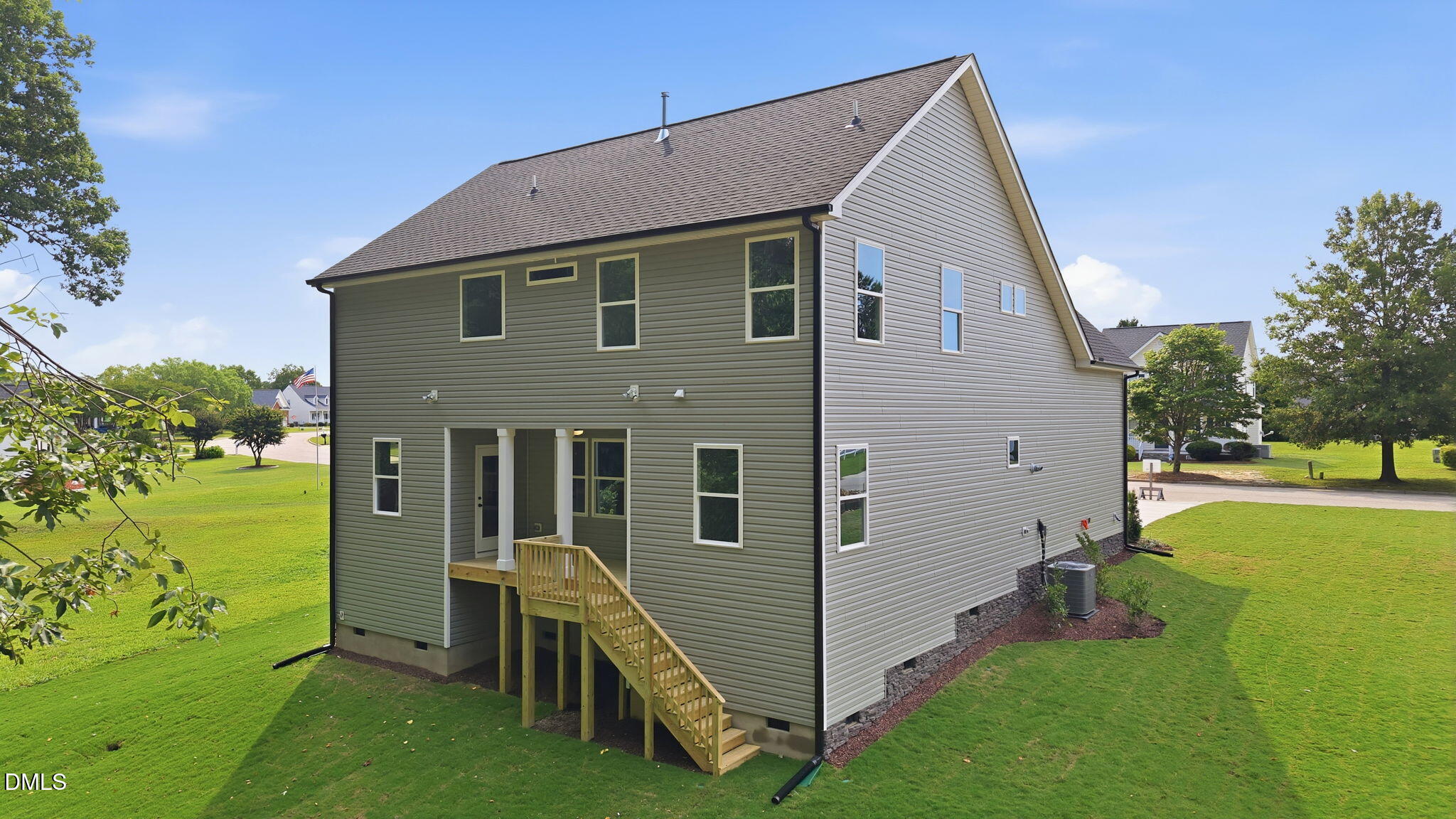 main property photo 40