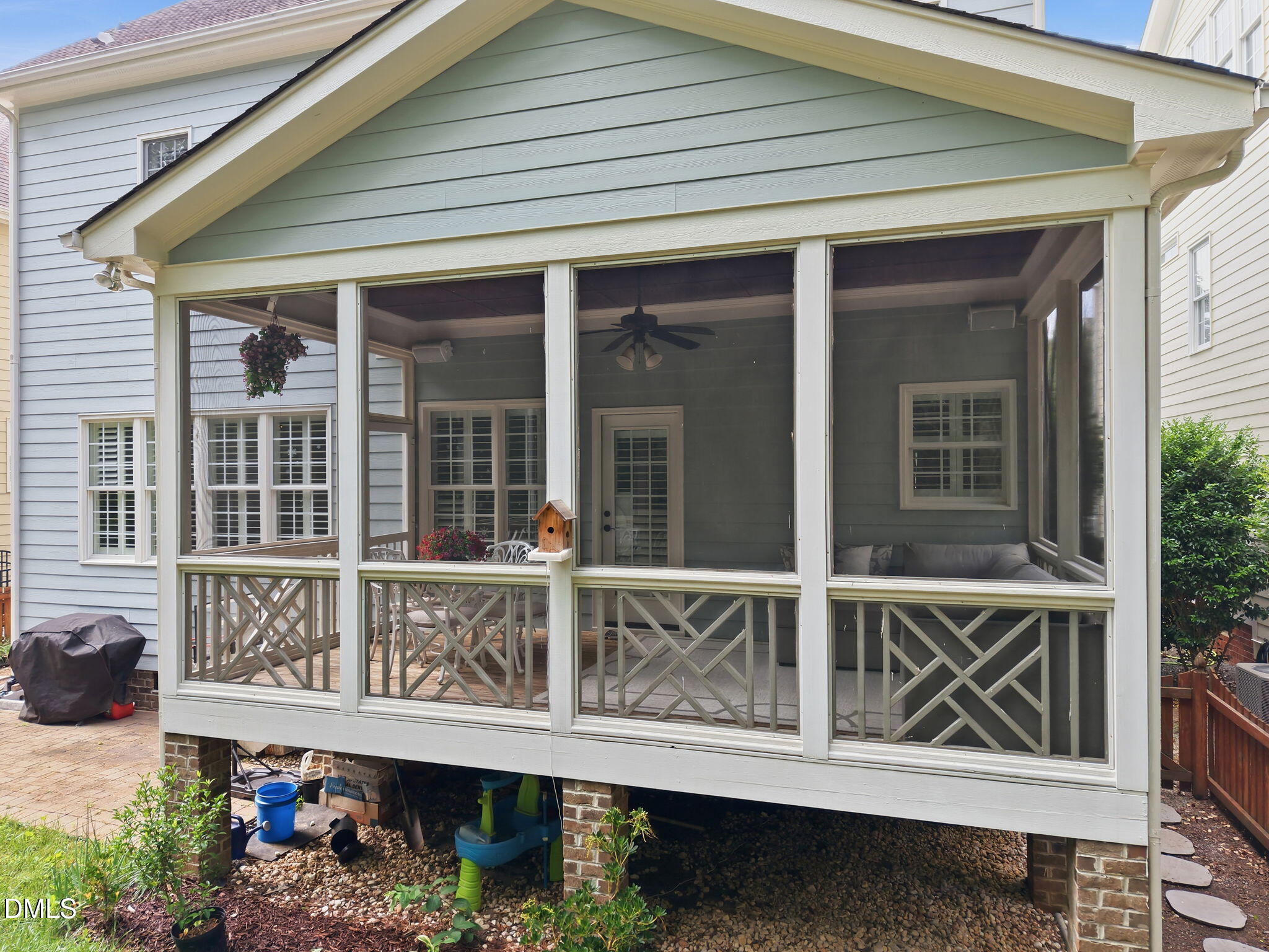 main property photo 45