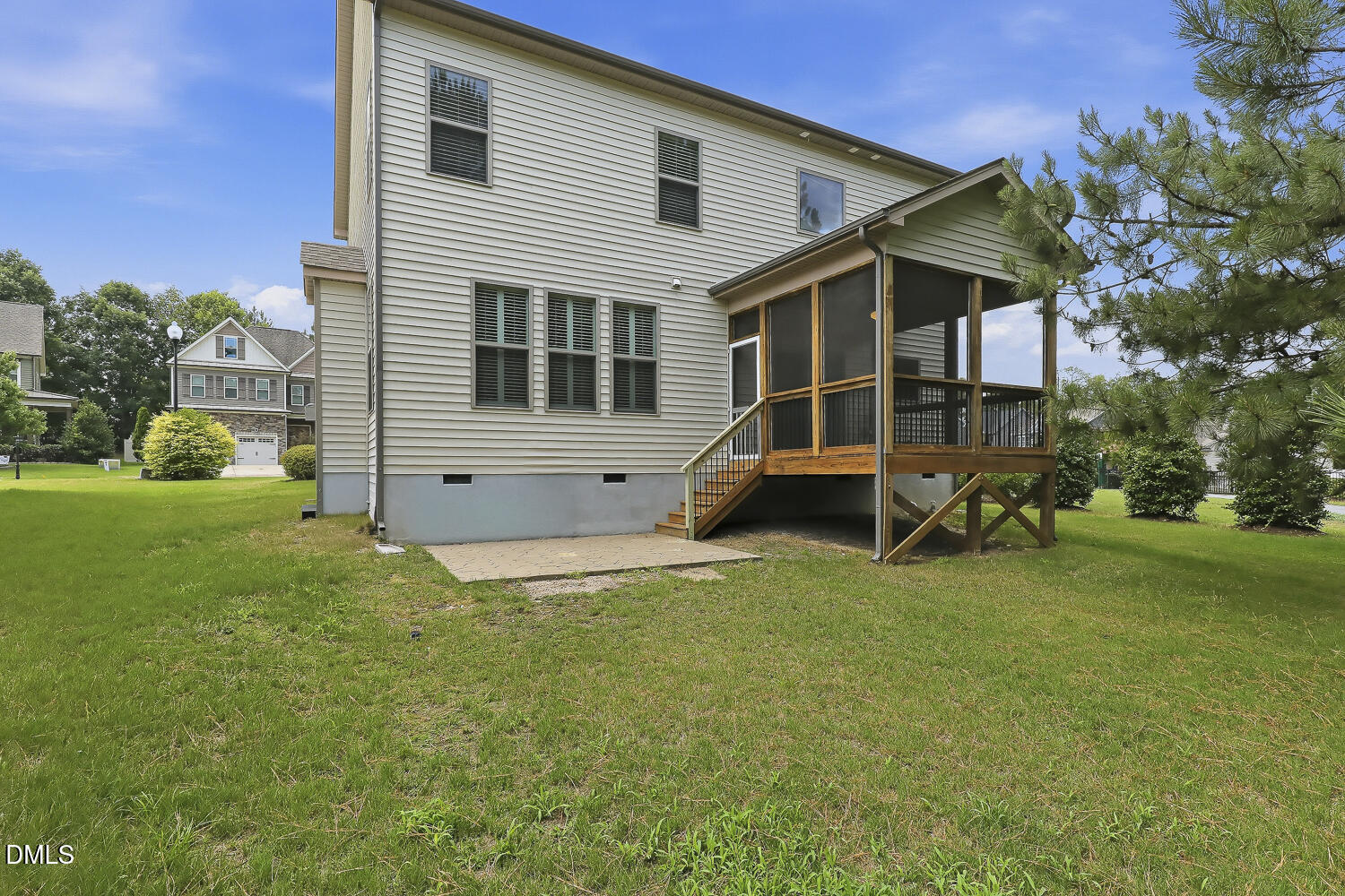 main property photo 23
