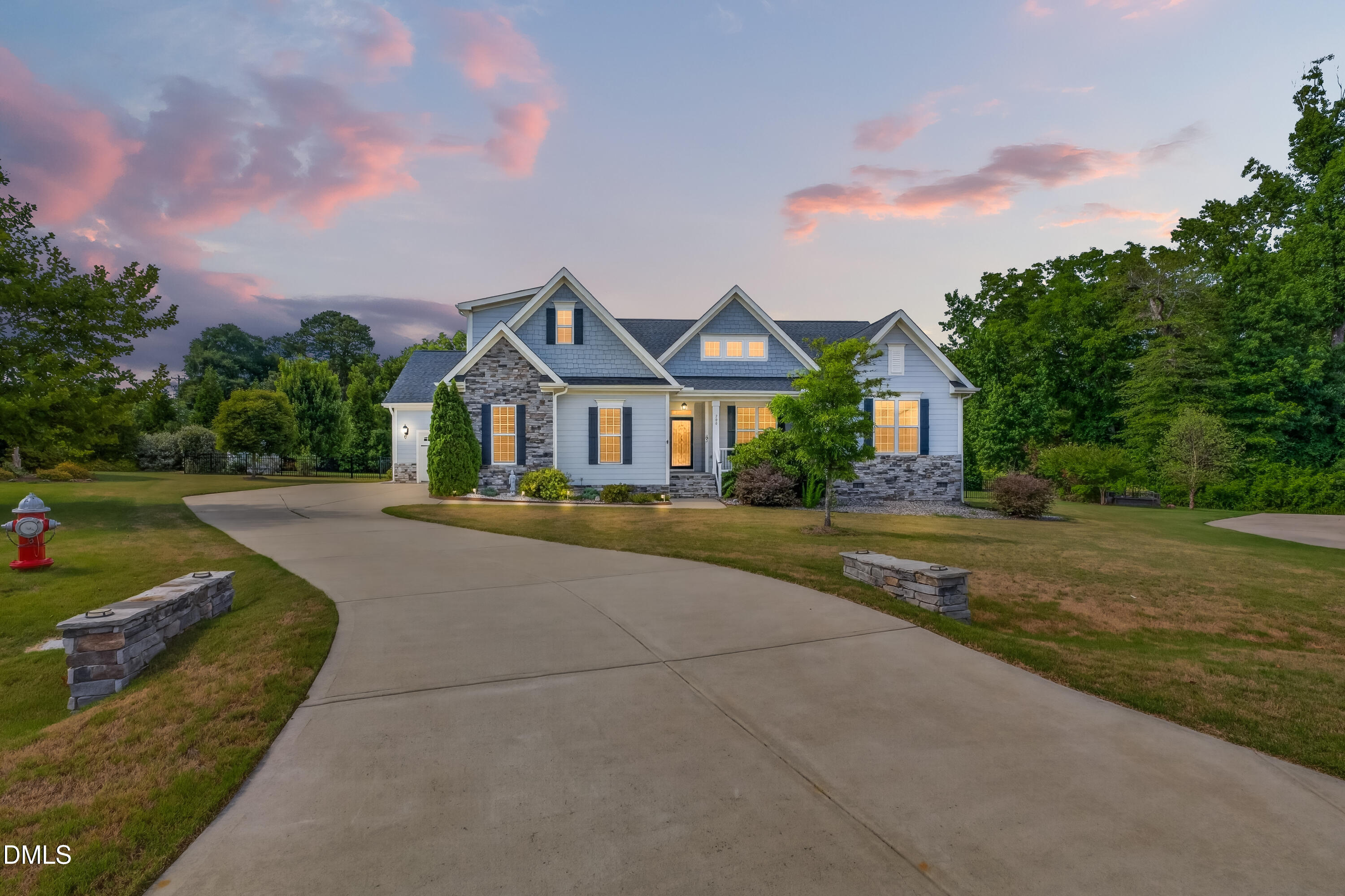 main property photo 37