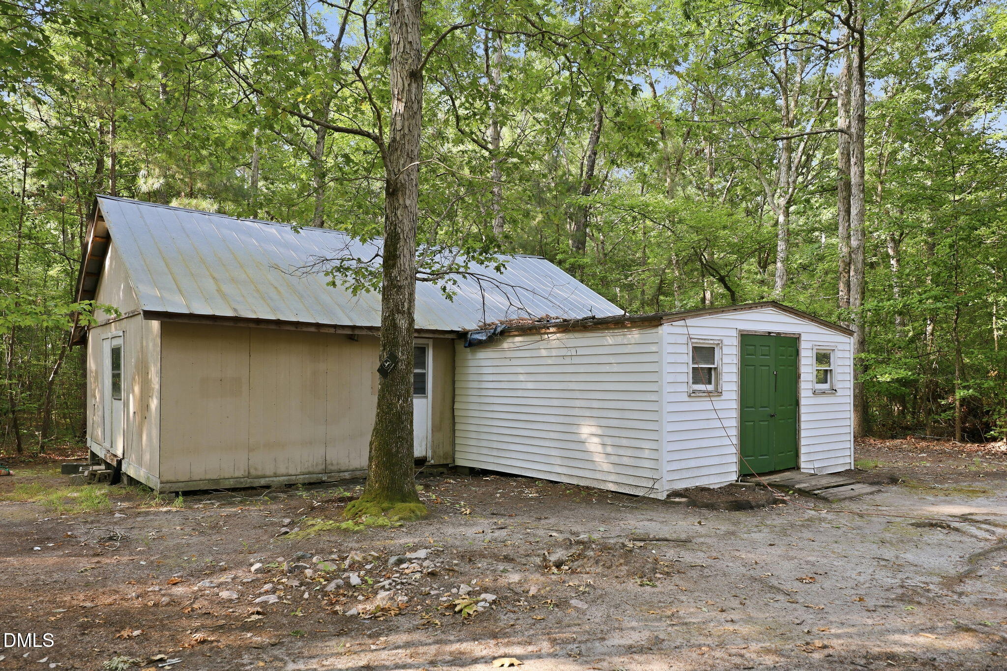 main property photo 28