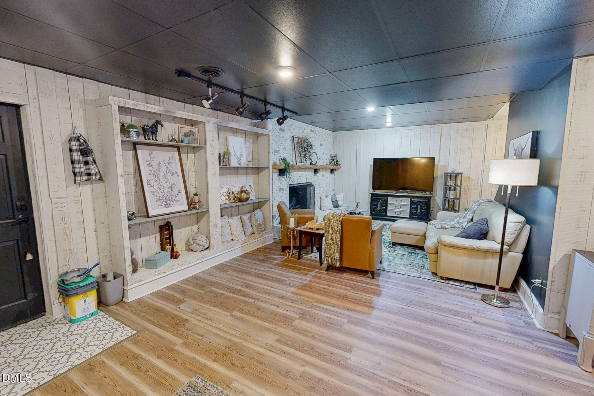 main property photo 58