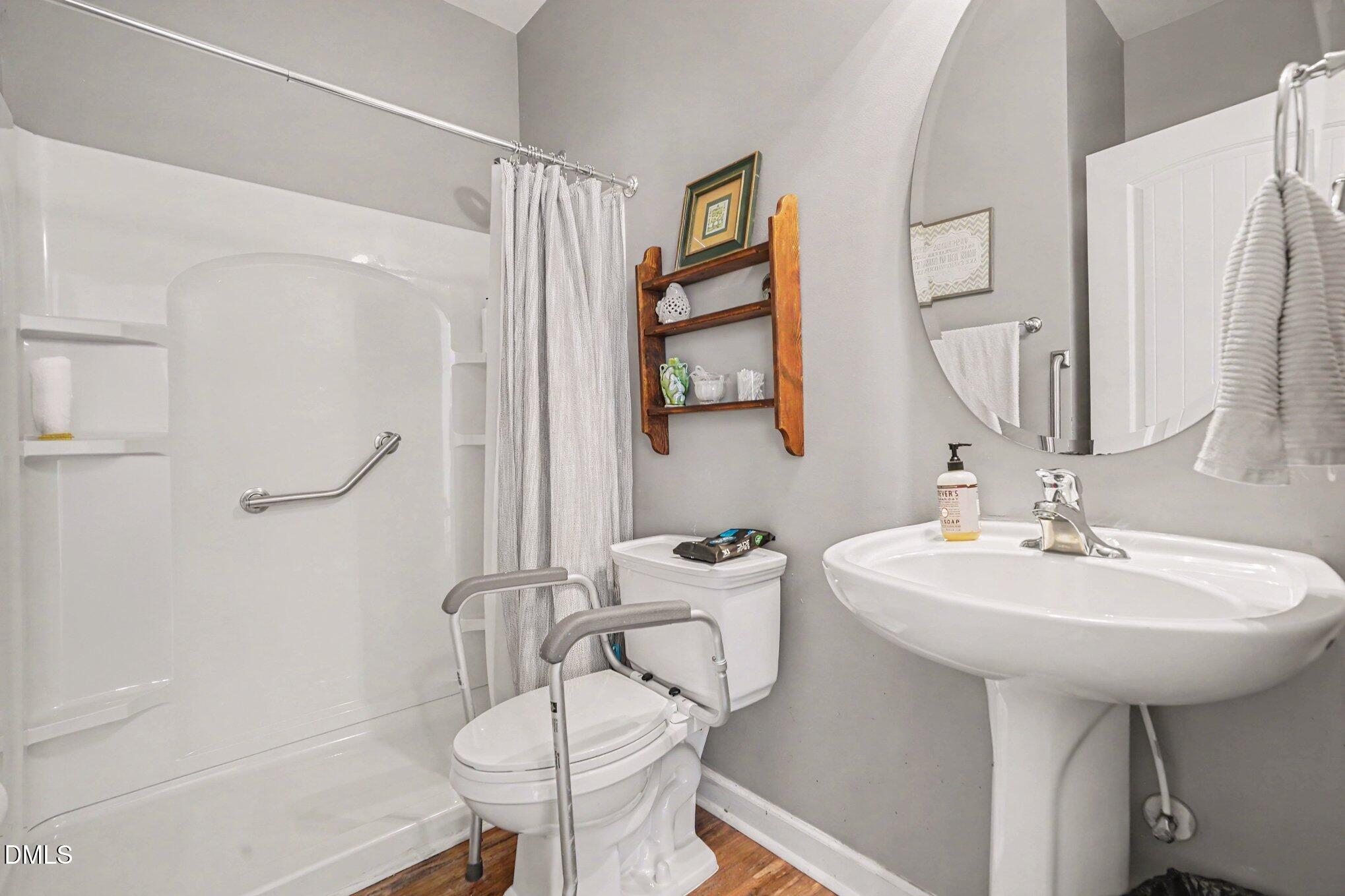 main property photo 23
