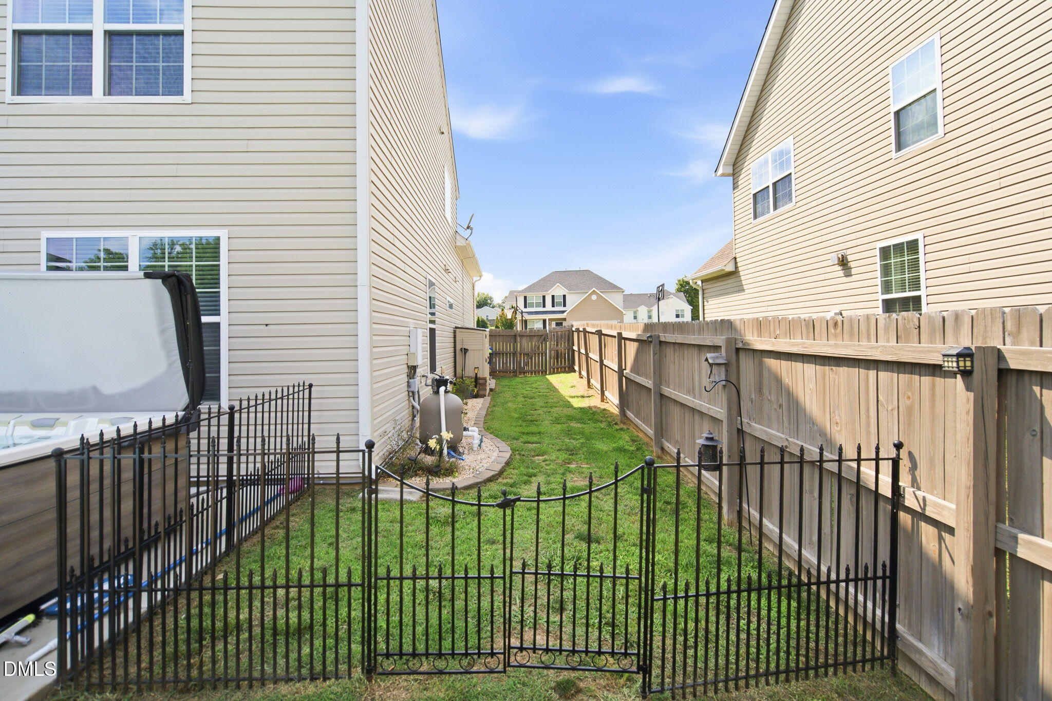 main property photo 31
