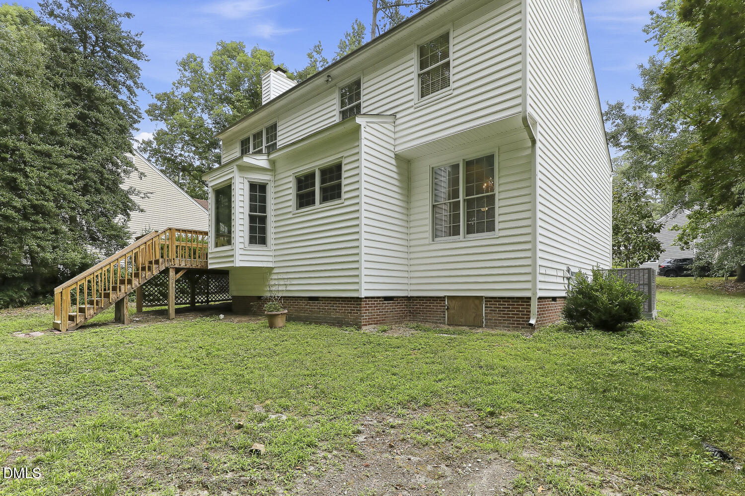 main property photo 37
