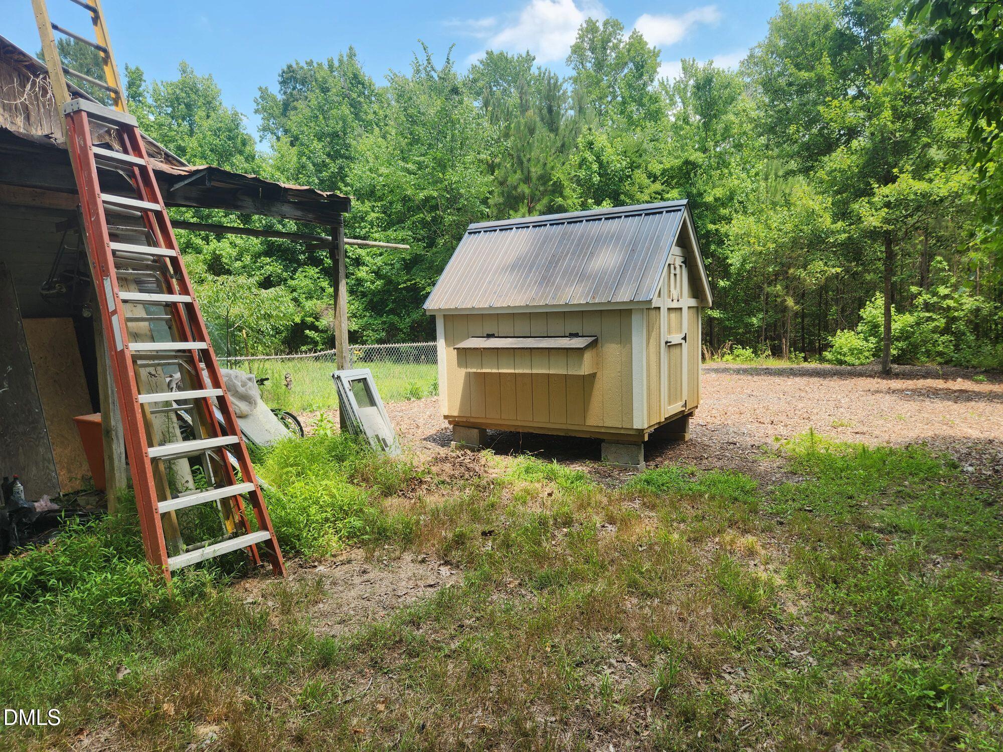 main property photo 16