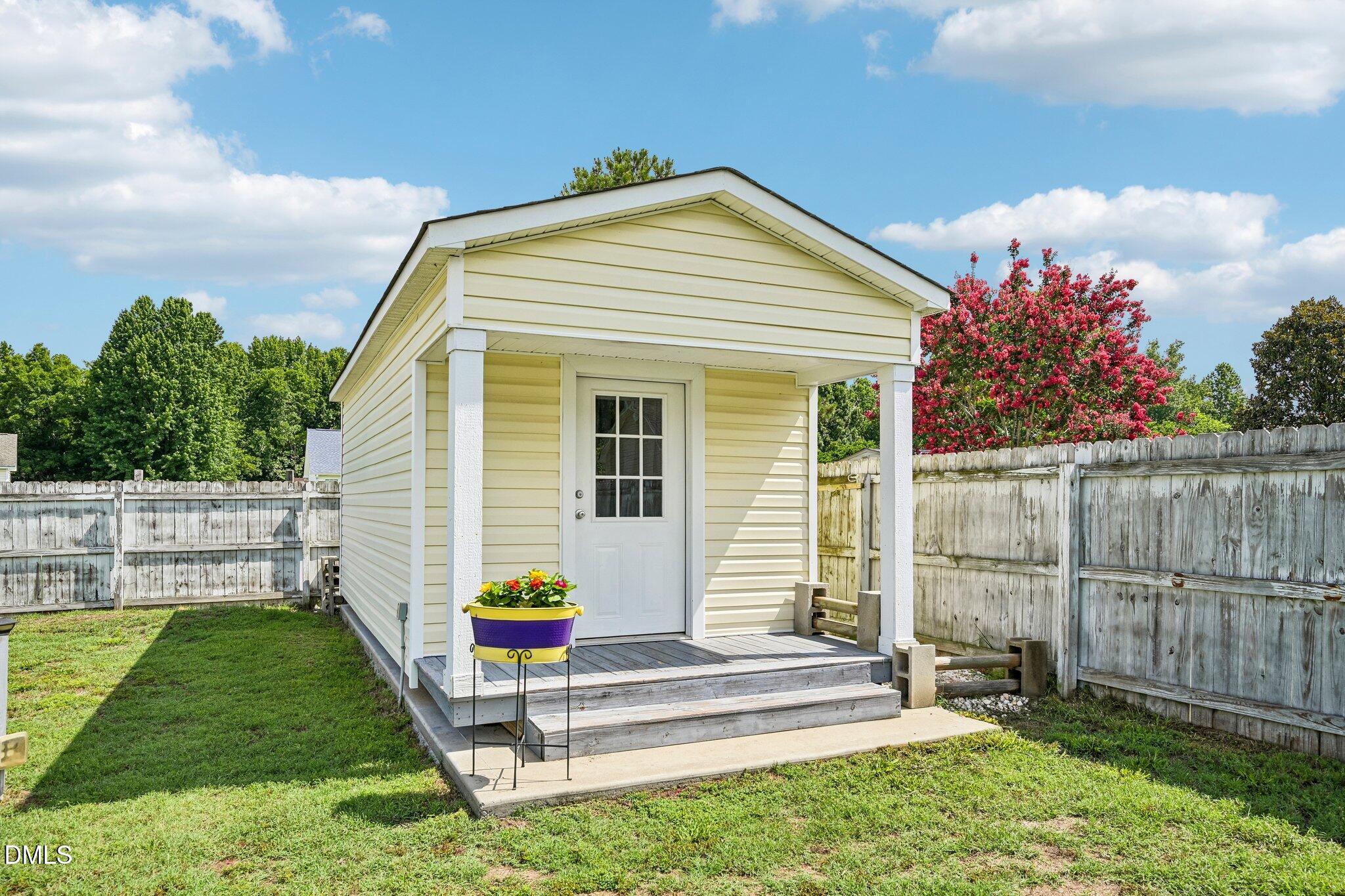 main property photo 28