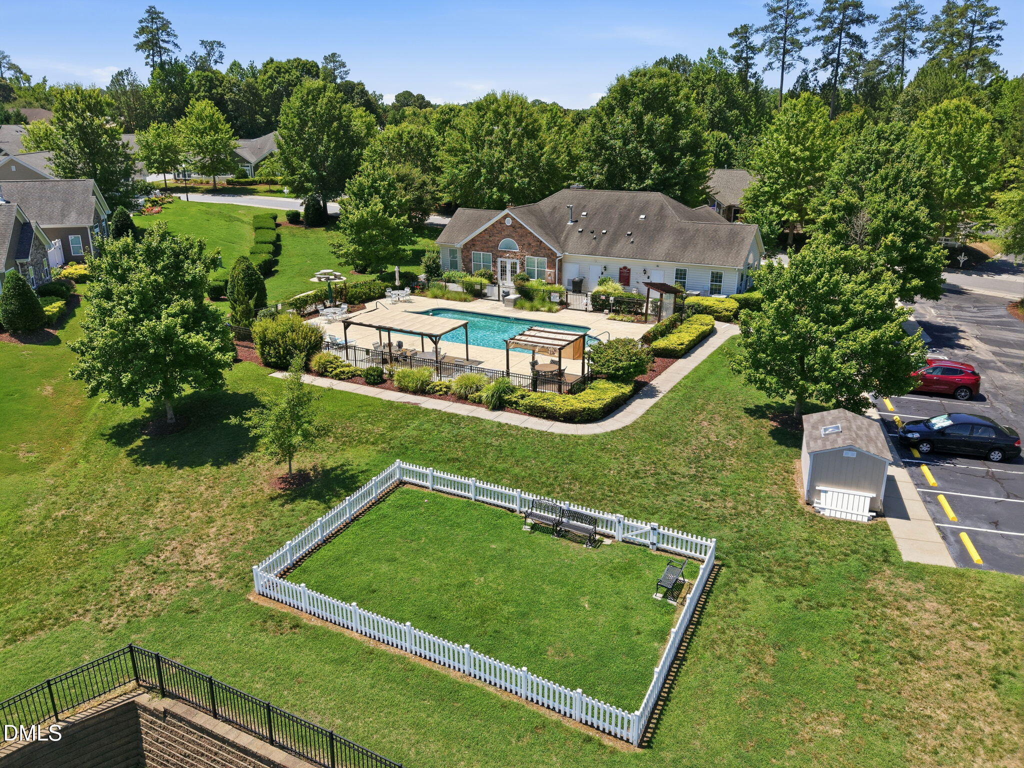 main property photo 32