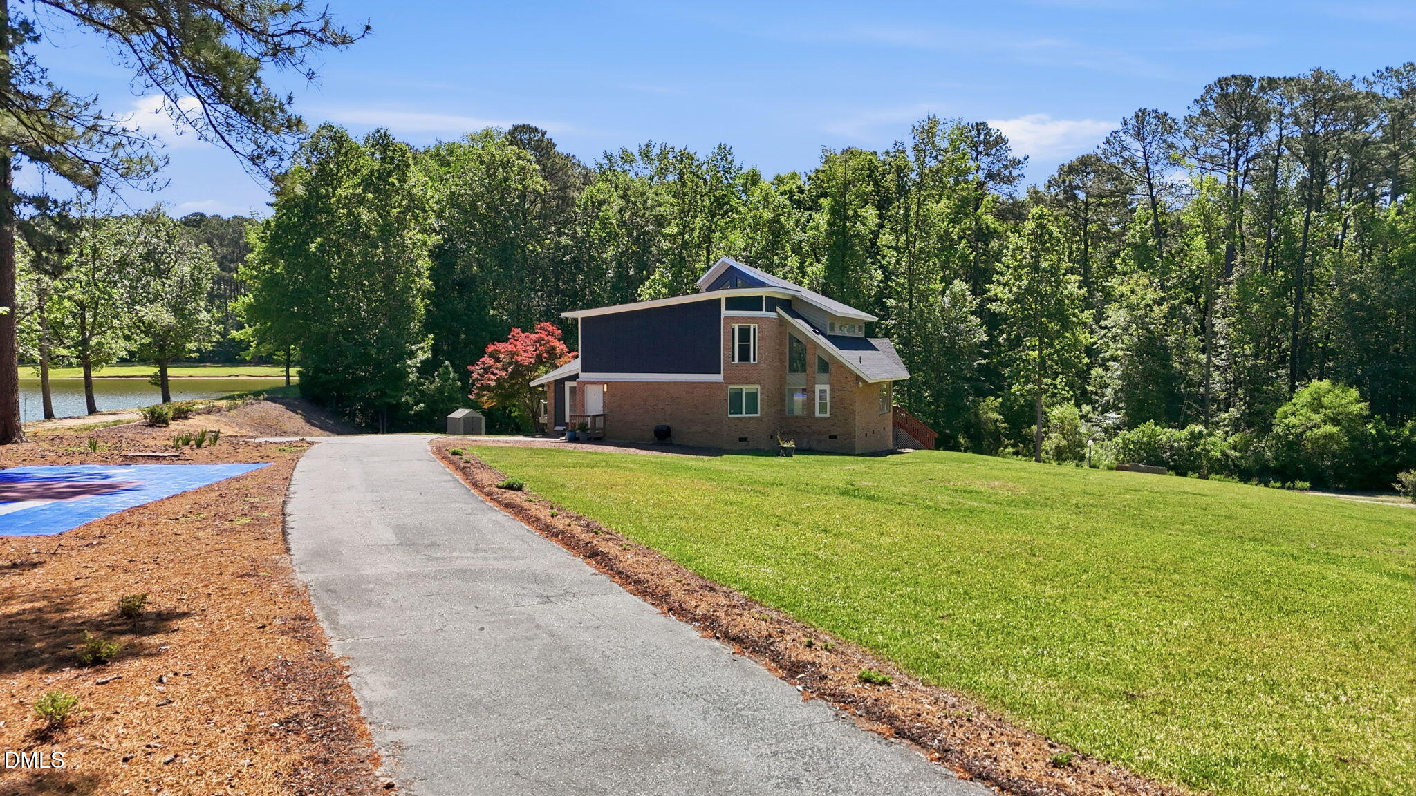 main property photo 40