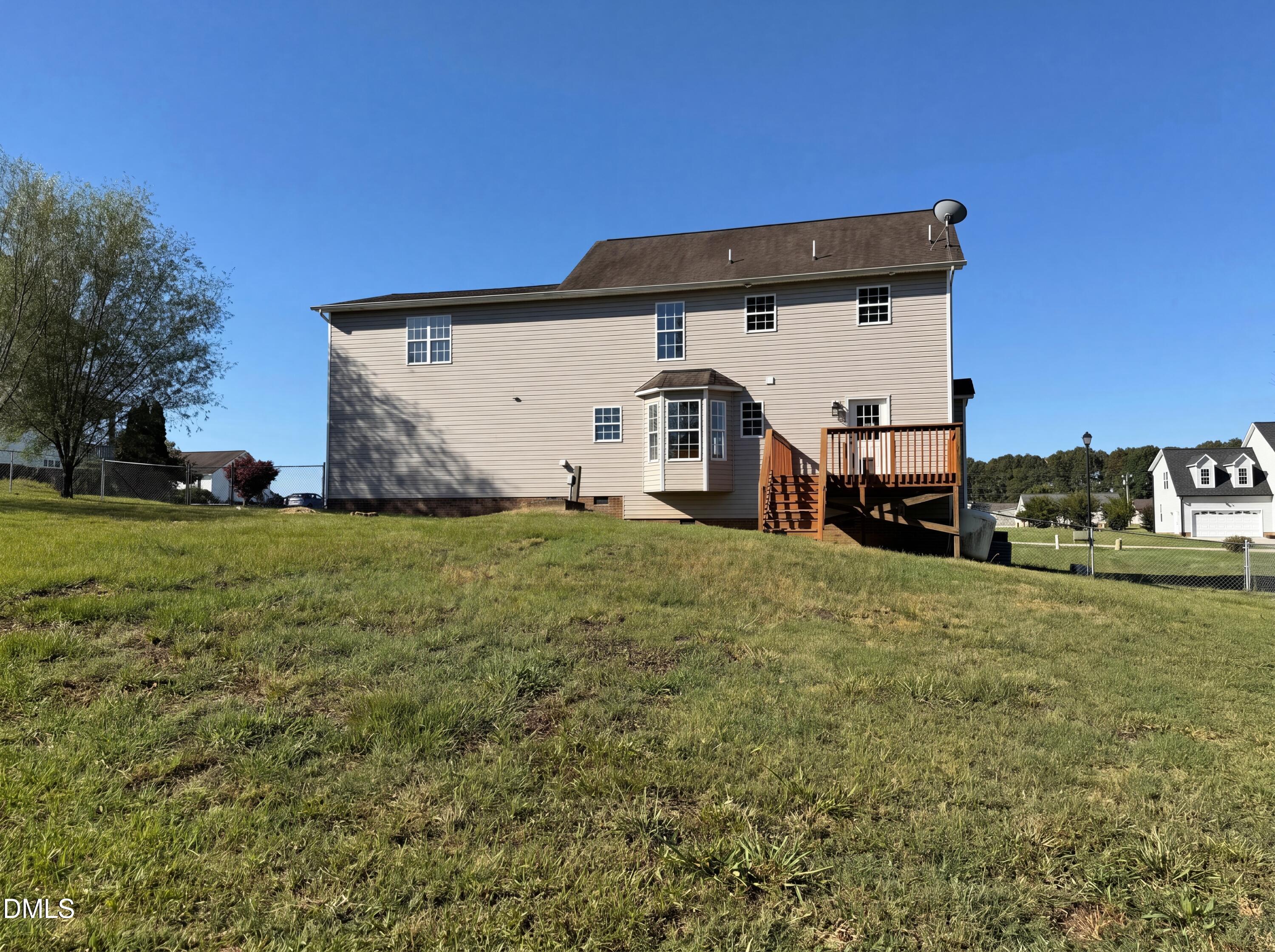 main property photo 17