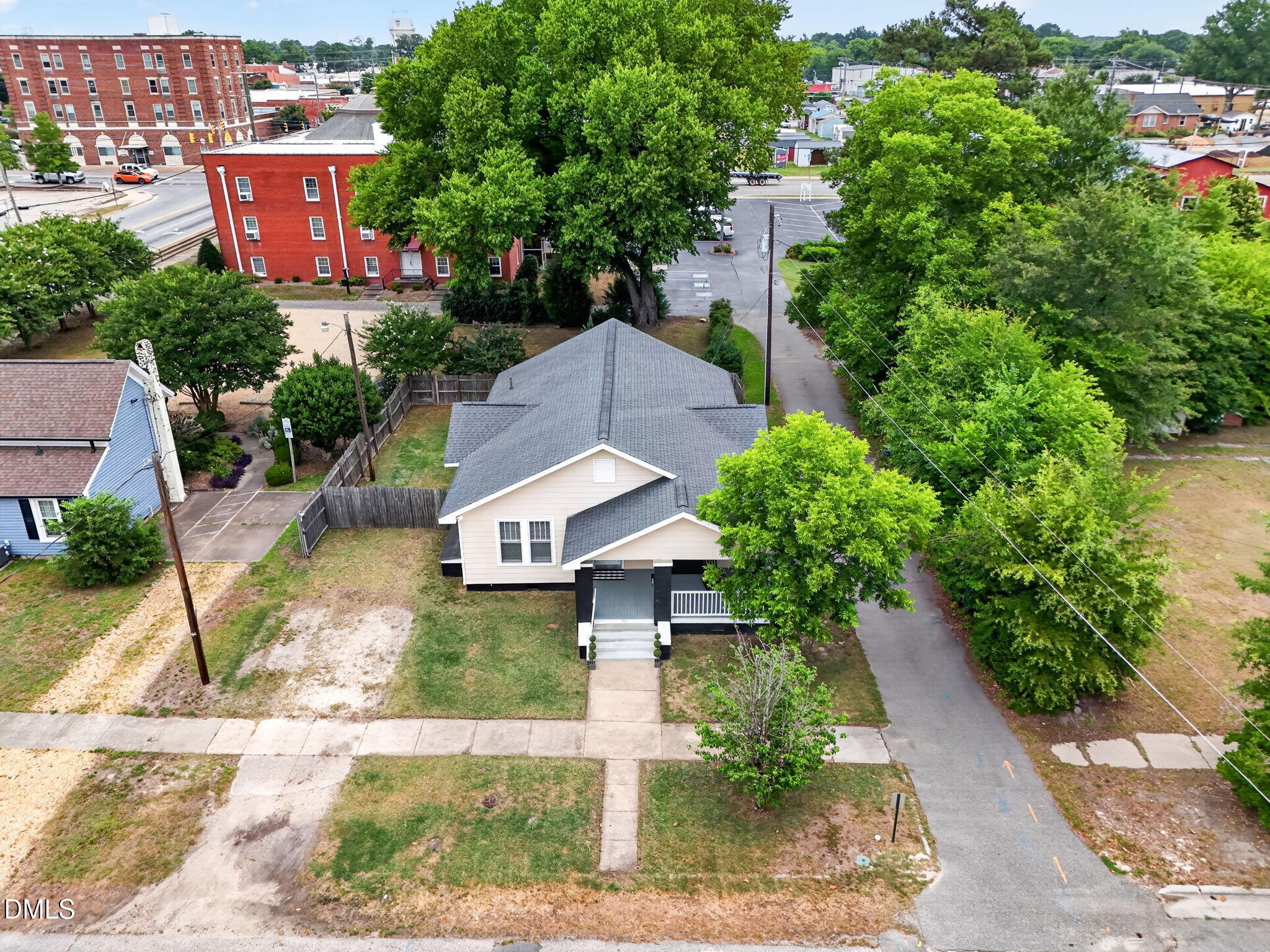 main property photo 33