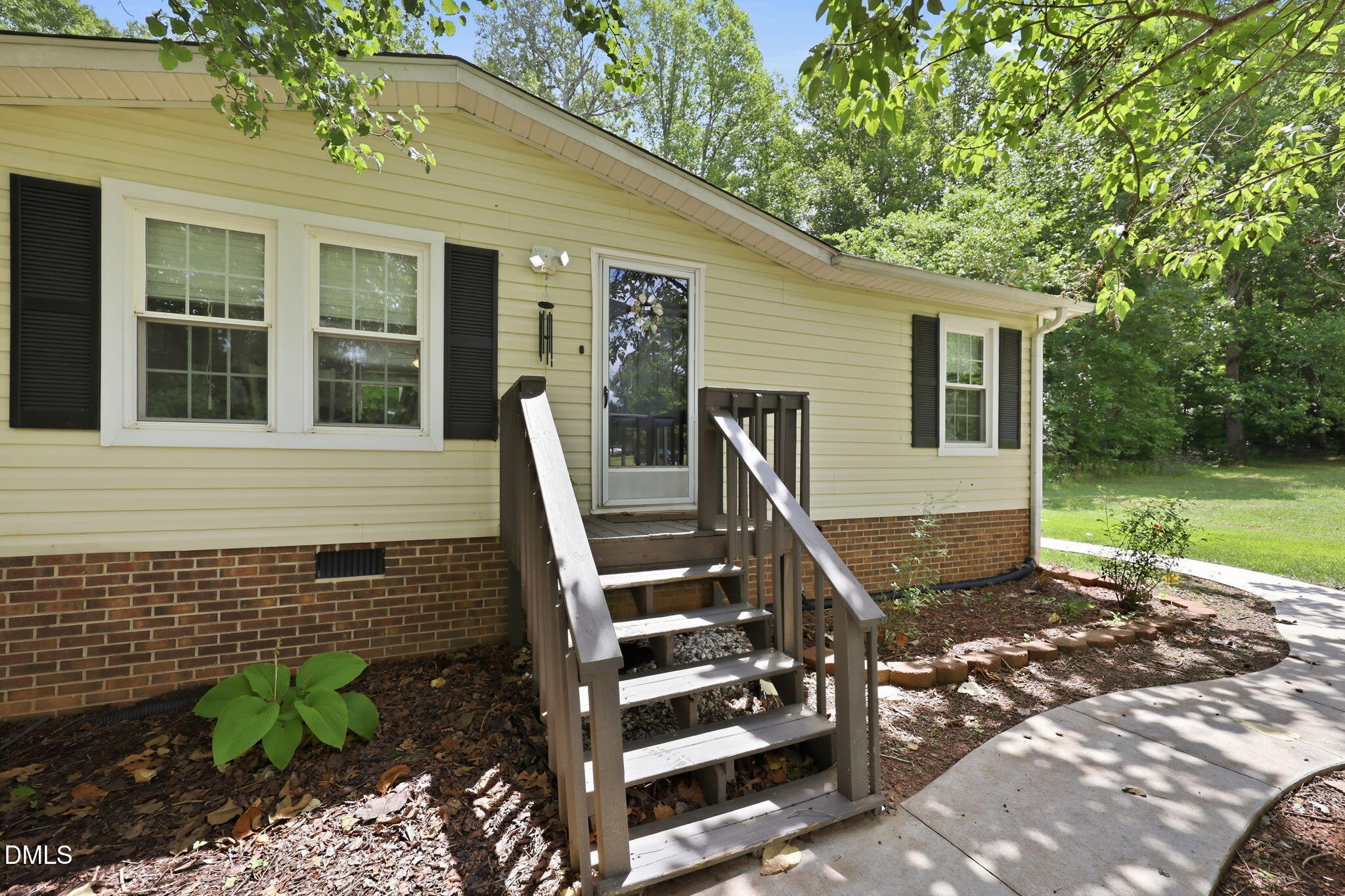 main property photo 16