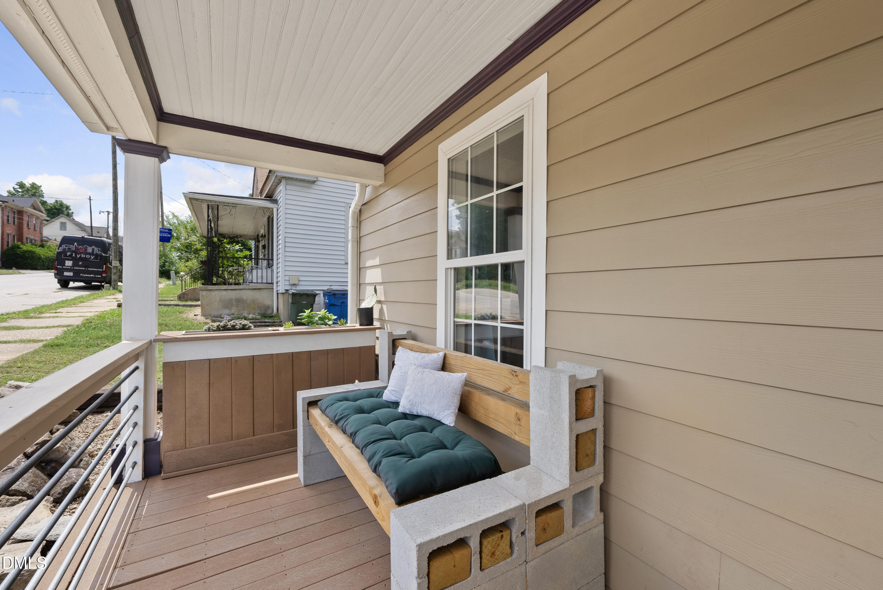main property photo 8