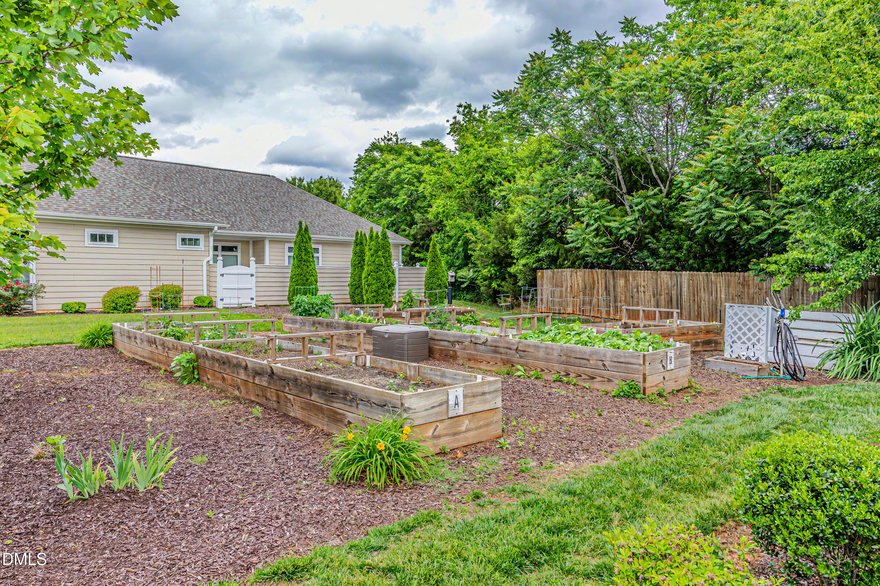 main property photo 67
