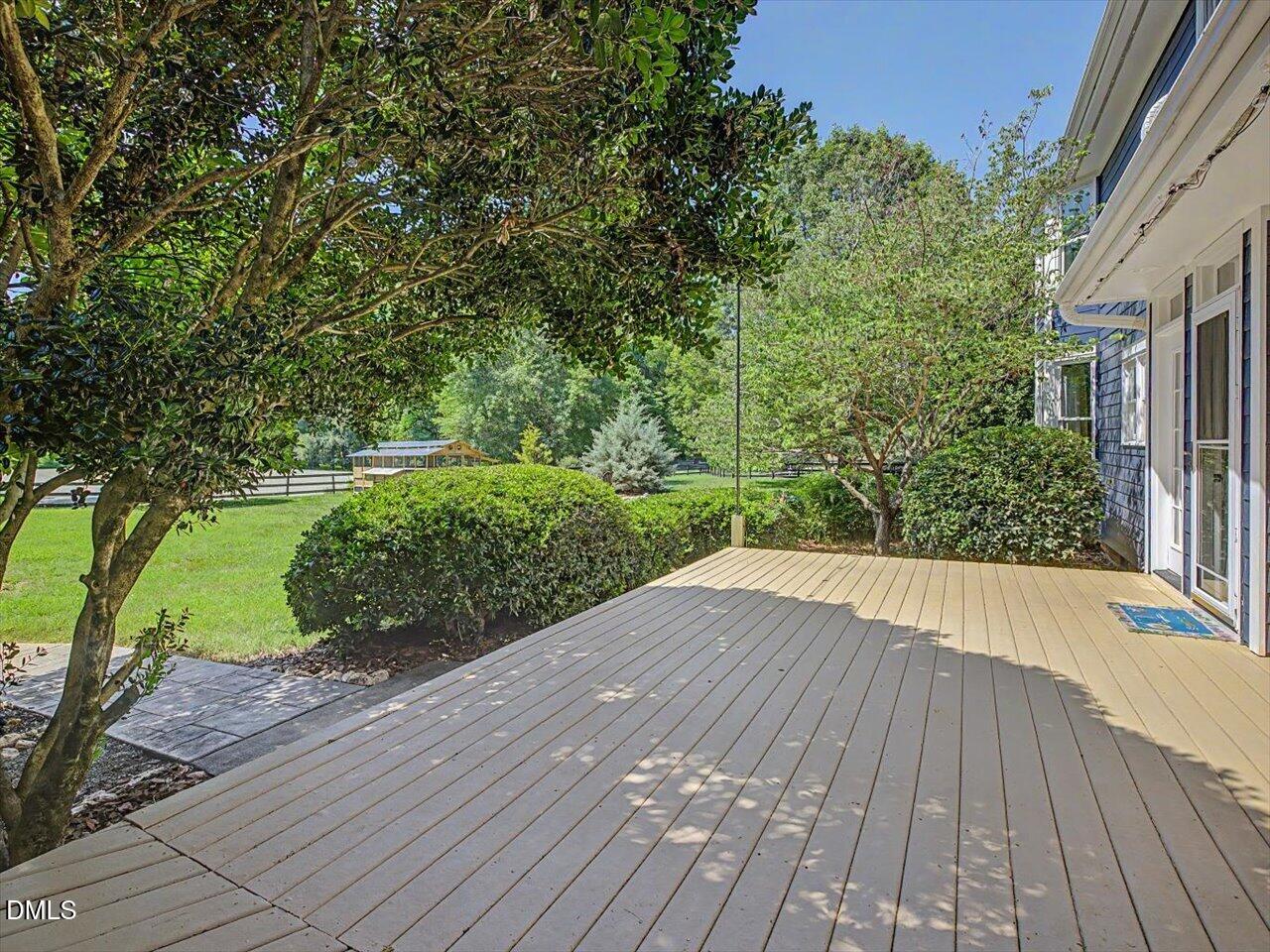 main property photo 23